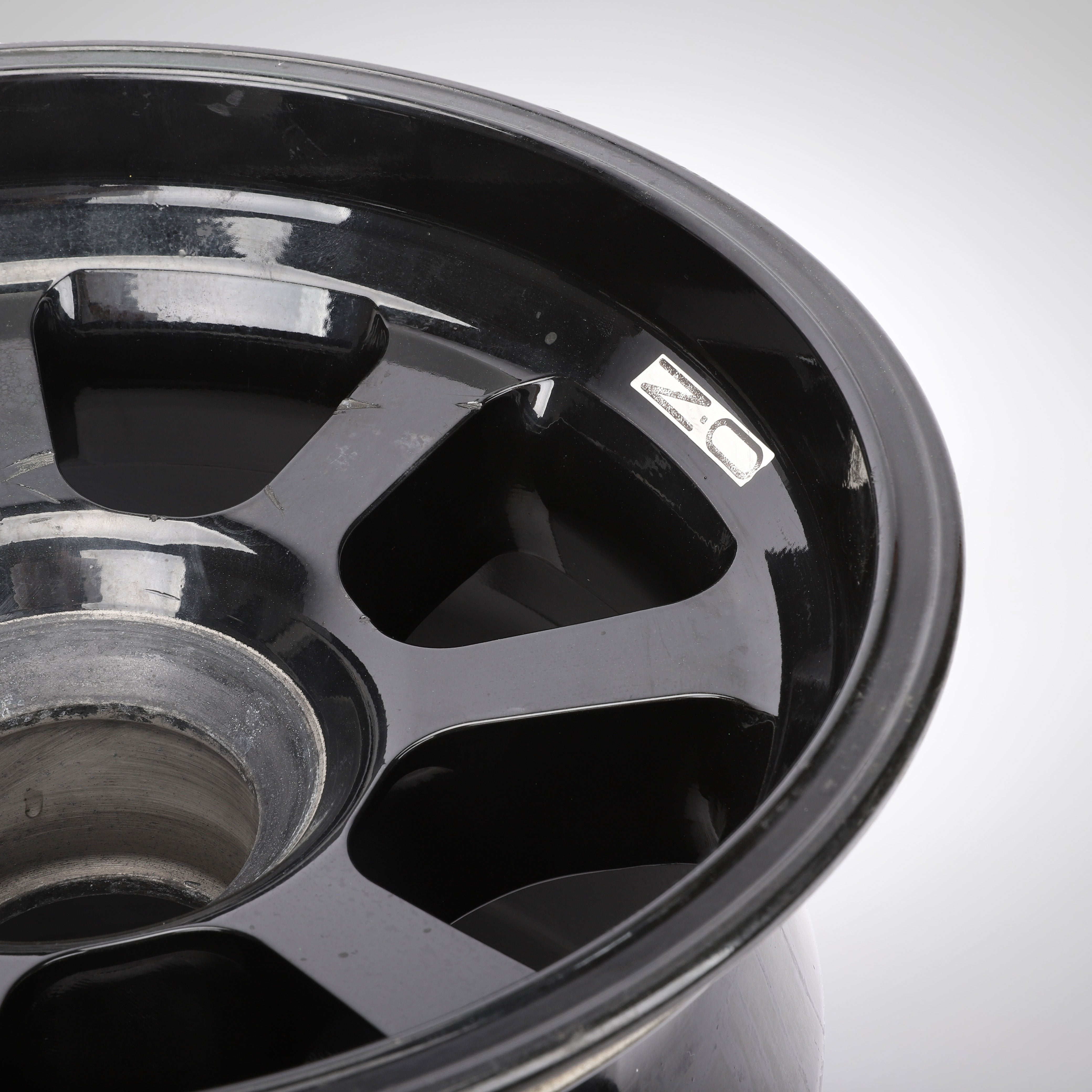 Sergio Pérez Sauber 2012 Race Used Sauber C31 Front Wheel Rim Table