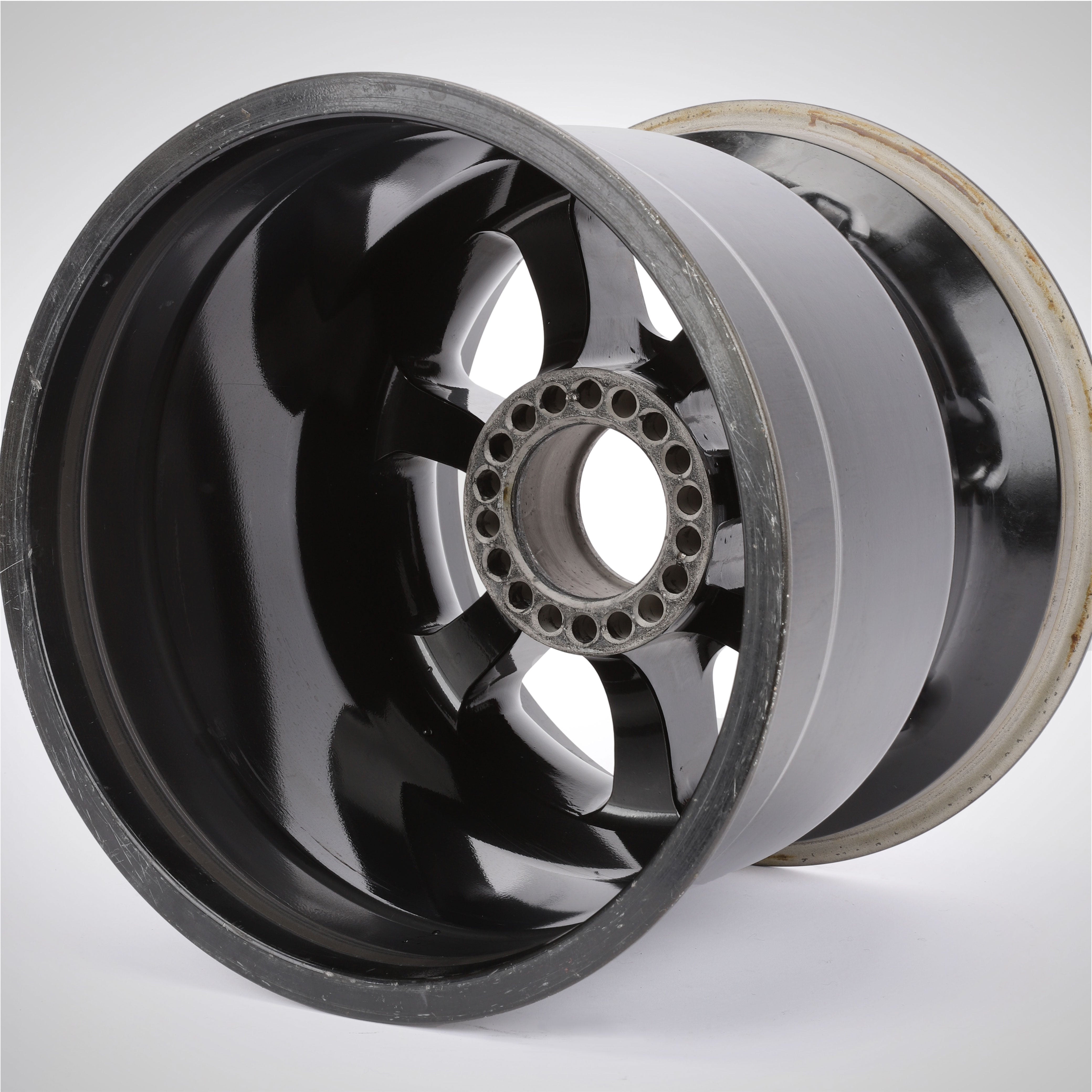 Sergio Pérez Sauber 2012 Race Used Sauber C31 Front Wheel Rim Table