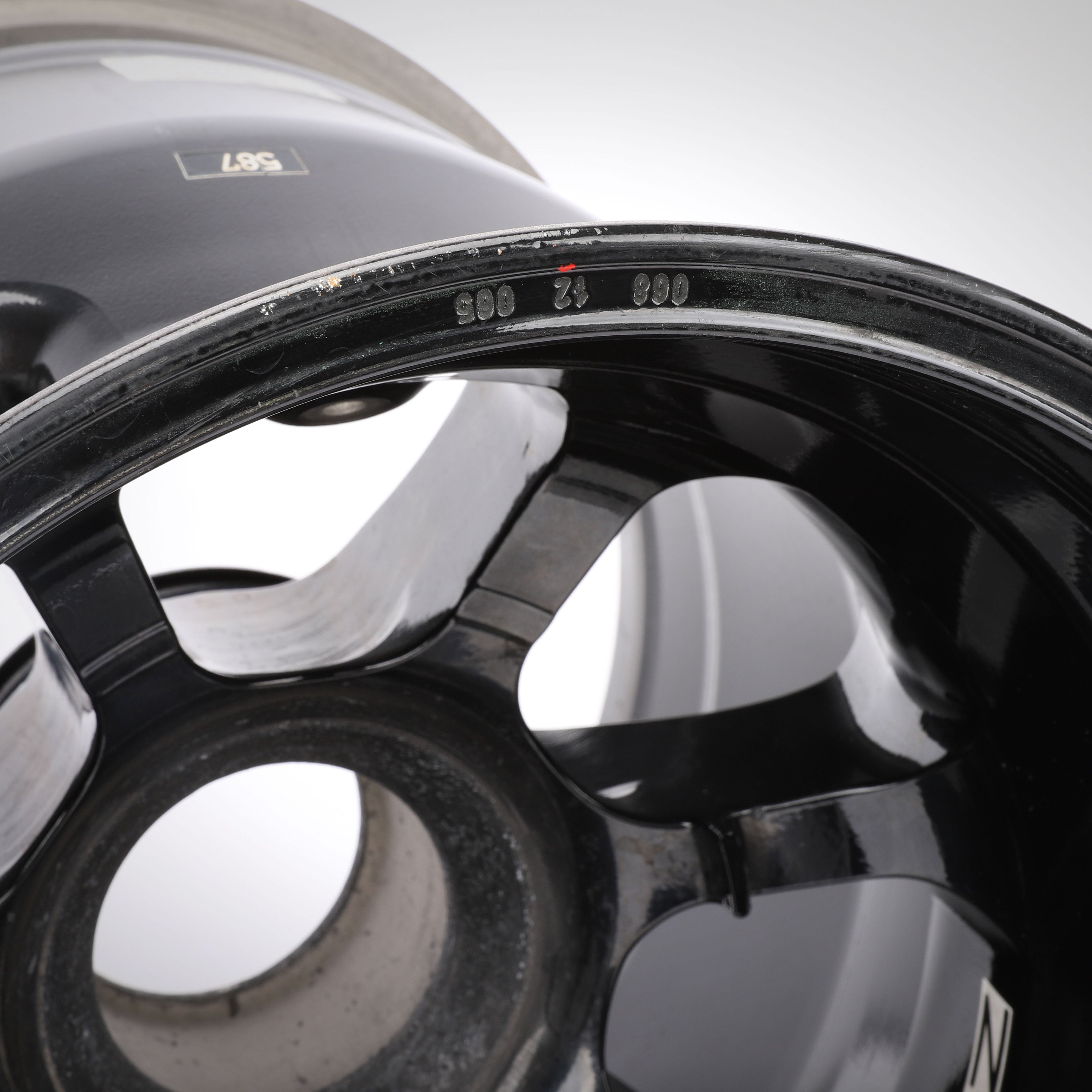 Sergio Pérez Sauber 2012 Race Used Sauber C31 Rear Wheel Rim Table