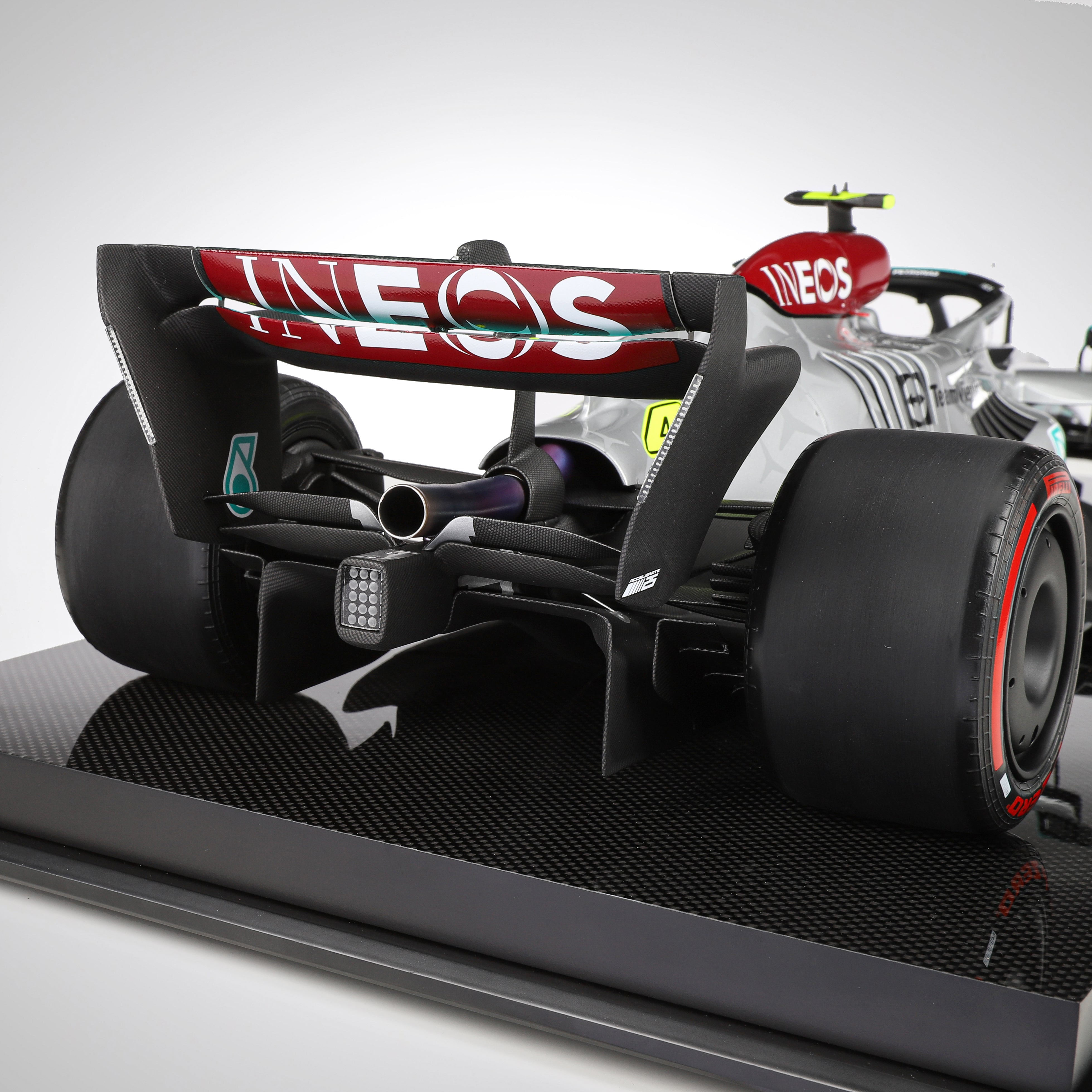 Lewis Hamilton 2022 Mercedes-AMG Petronas F1 Team W13 E Performance 1:8 Scale Model - Sāo Paulo GP