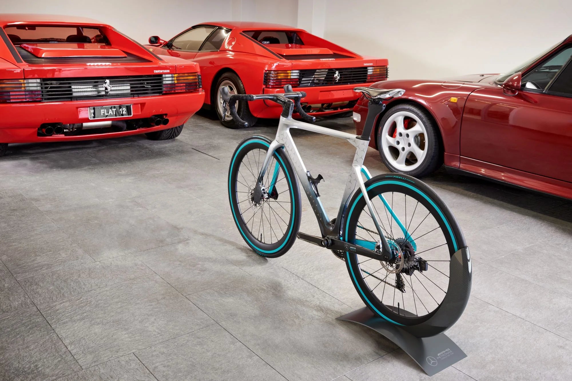 Mercedes-AMG Petronas Formula One Team V11 Road Bike