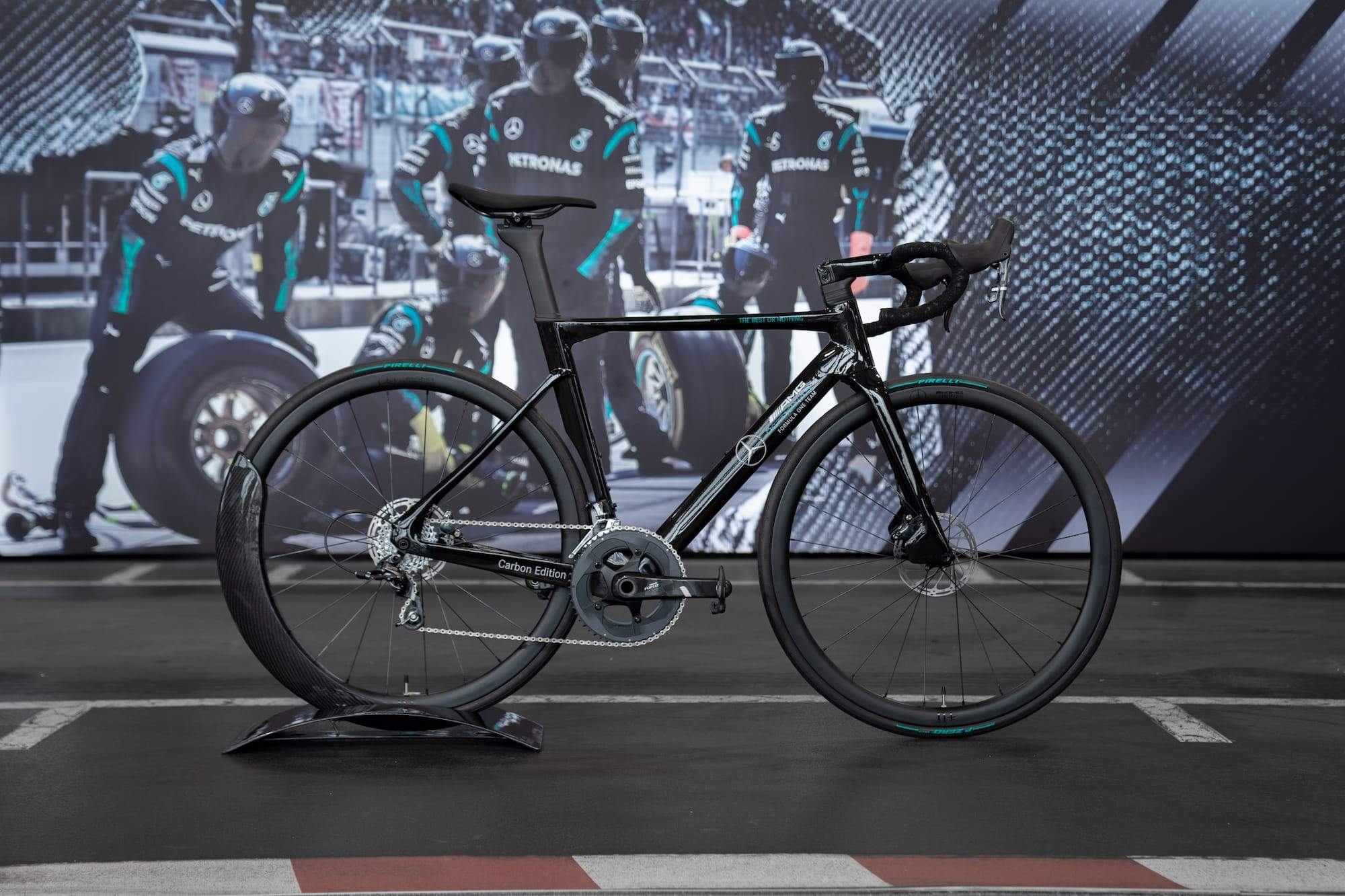 Mercedes-AMG Petronas Formula One Team V12 Road Bike