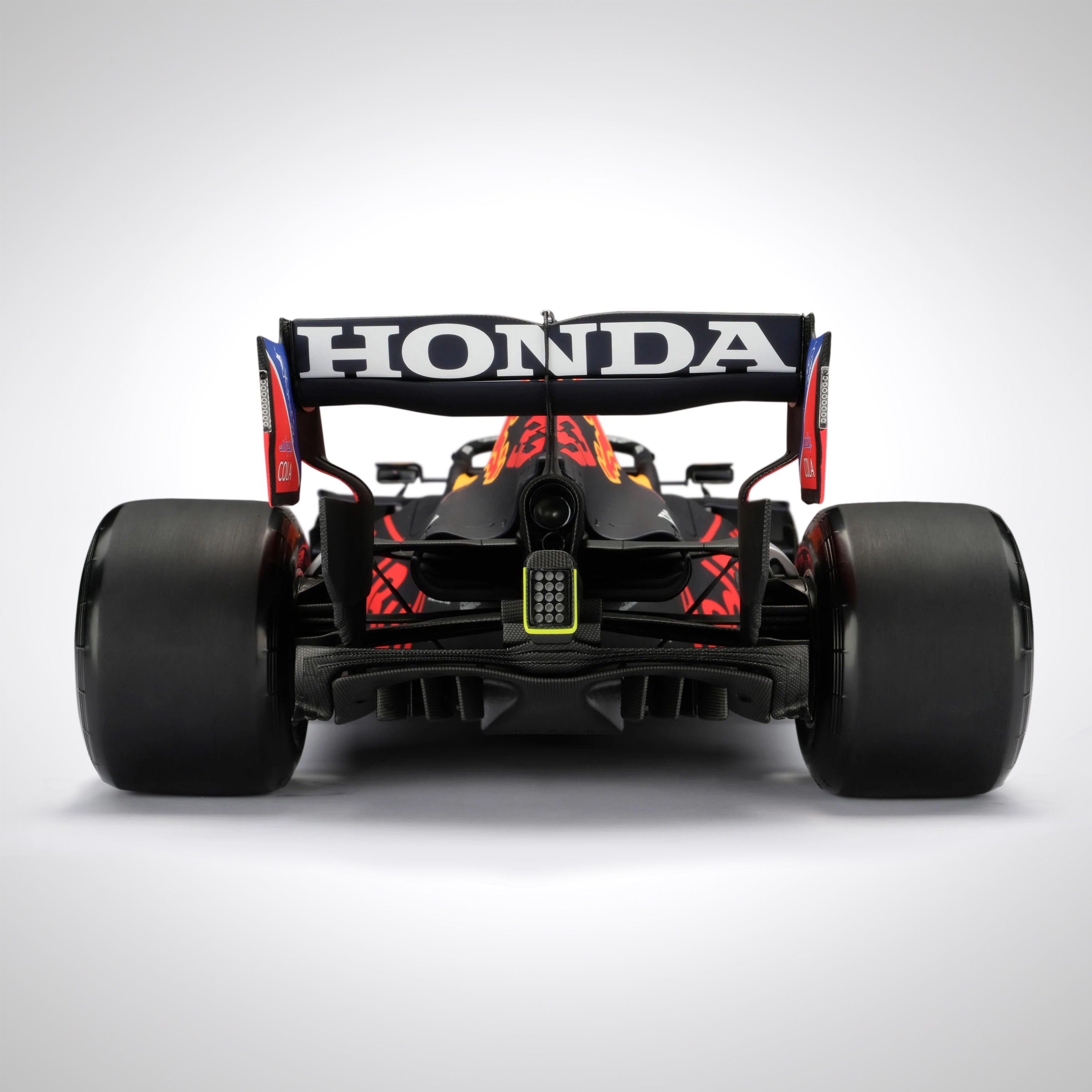 Max Verstappen 2021 Oracle Red Bull Racing F1 Team RB16B 1:8 Scale Model – Abu Dhabi GP