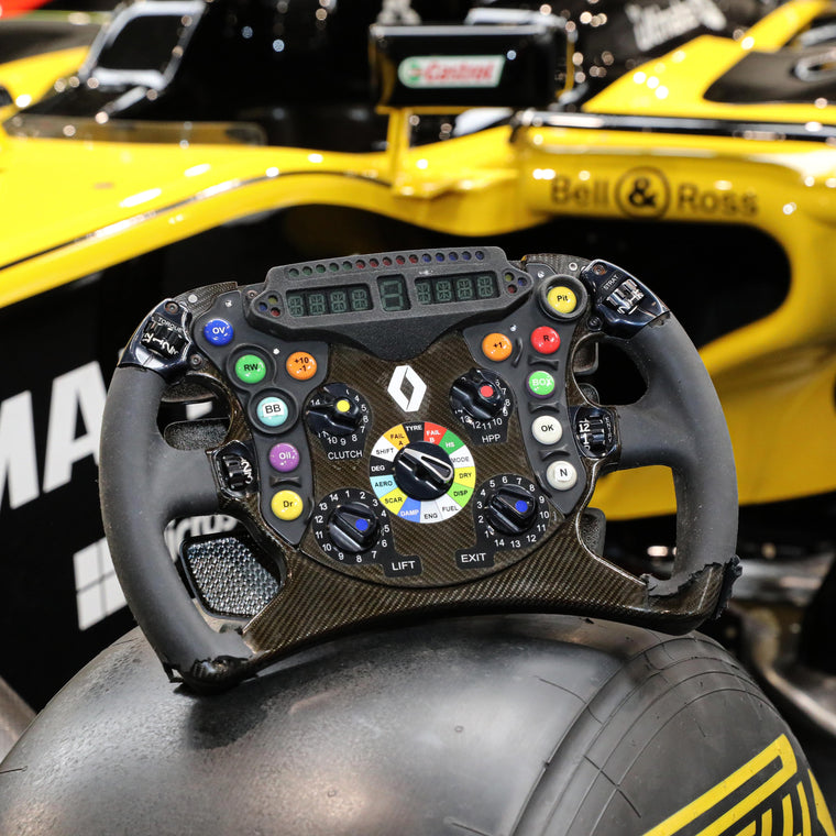 Lotus E22-03 2014 Formula 1-inspired rolling chassis, premium collector display featuring 2019 RS19 livery