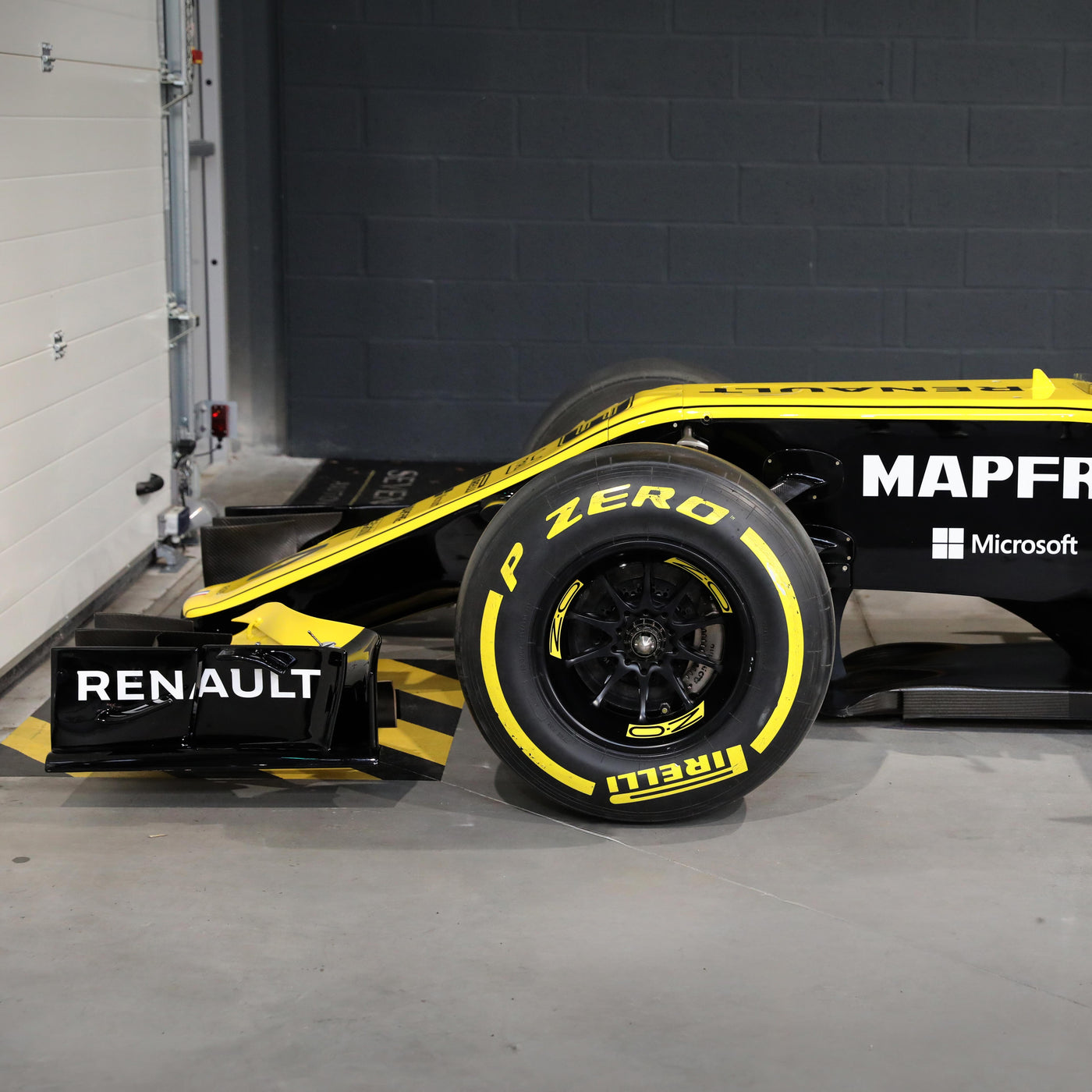 2014 Lotus E22-03 Rolling Chassis (2019 RS19 Livery)