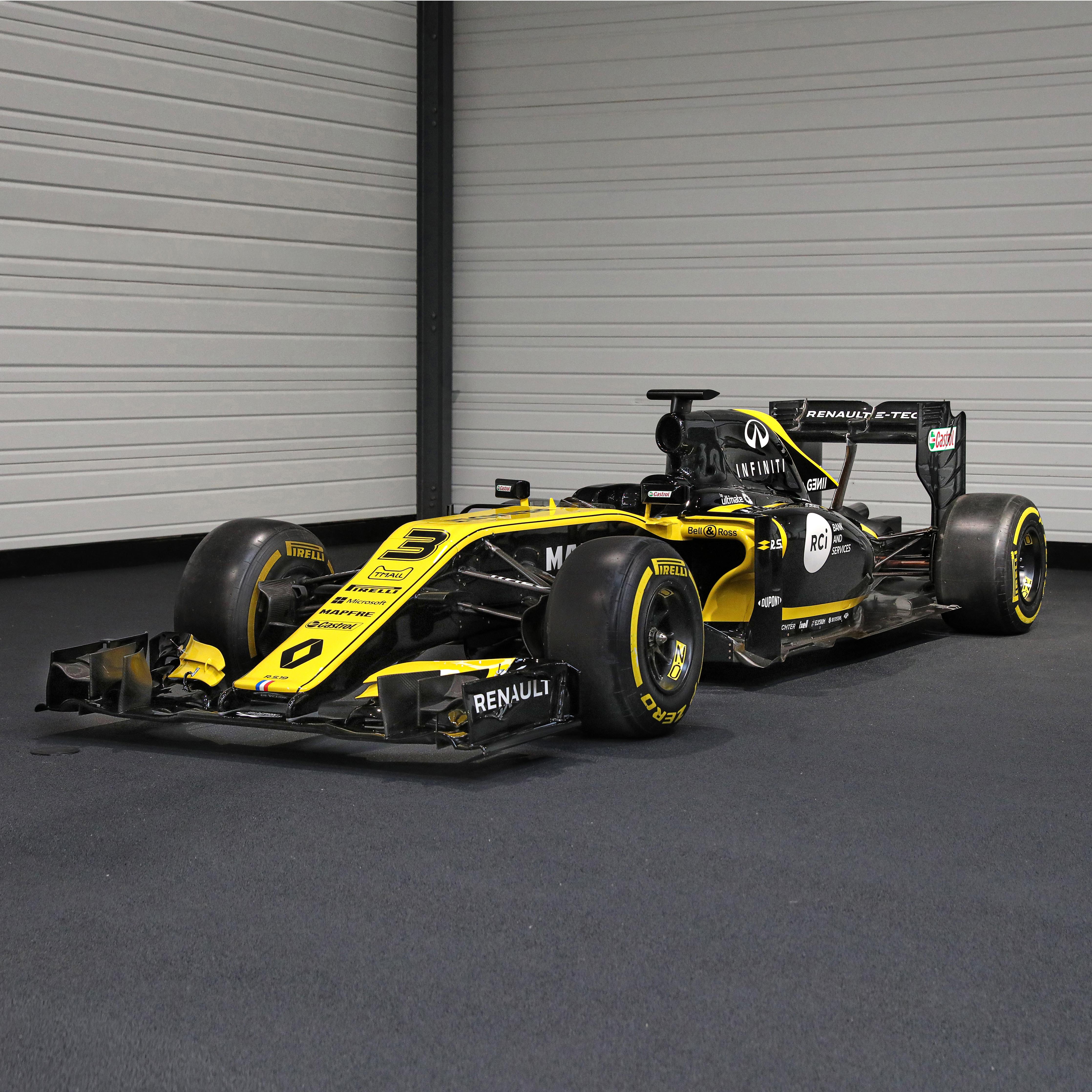 Renault F1® Team 2019 R.S.19 Ex-Race Car Build | F1 Authentics
