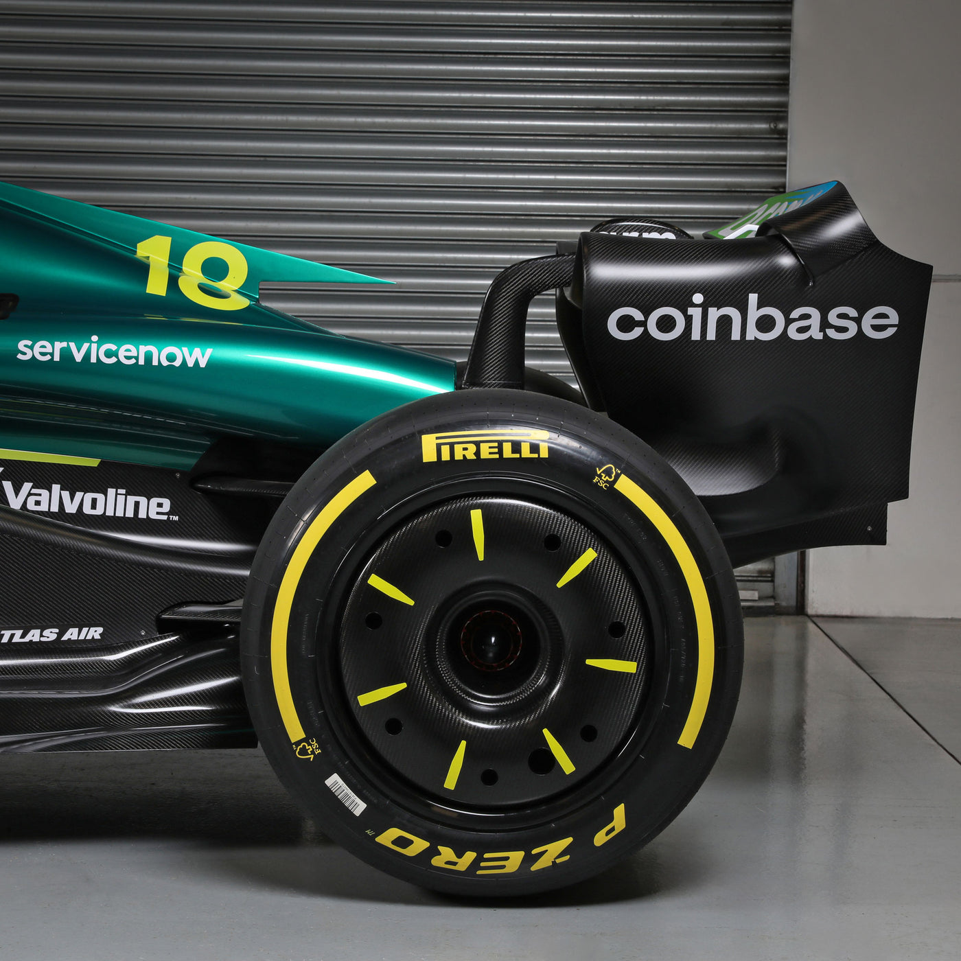 Official Aston Martin F1® Team Show Car – AMR25