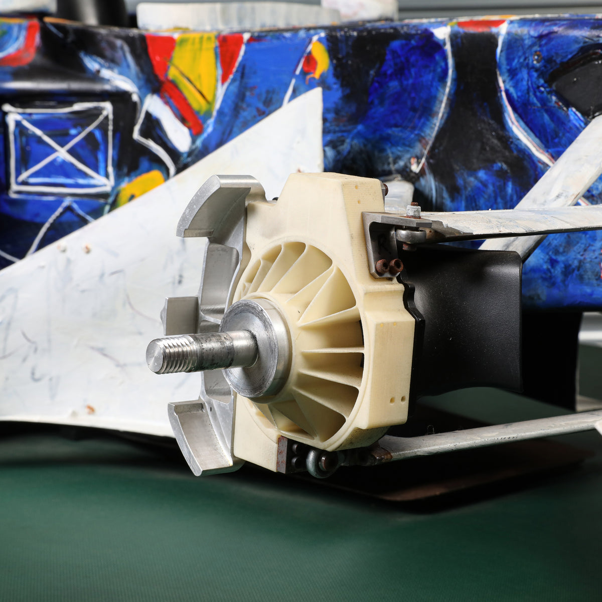 The Austin Auction LOT 010 - 2001 Sauber C20 Wind Tunnel Model - 50% Scale