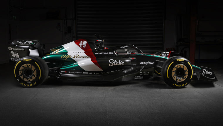 2023 Alfa Romeo C43 Formula 1 Italian Grand Prix Special Edition livery show car, full-size display vehicle for premium collector display