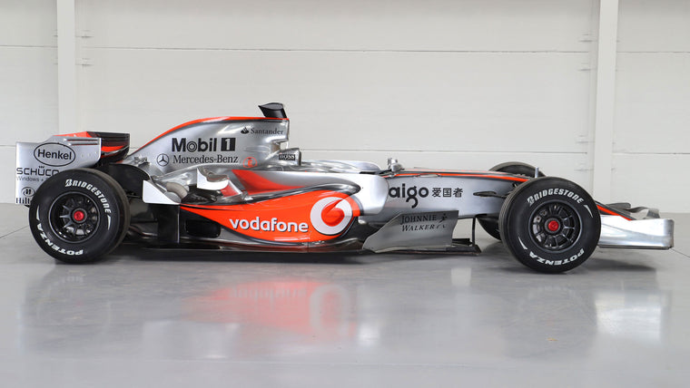 2007 McLaren MP4-22 Formula 1 show car, full-size display vehicle inspired by the iconic McLaren challenger for premium collector display