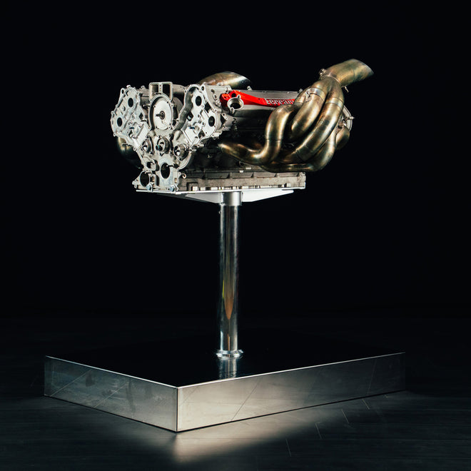 Season Launch LOT 041 – 2001 Ferrari F2001 050 Engine - Display Stand