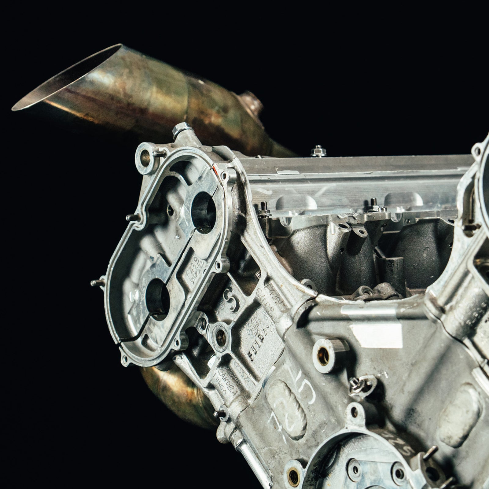 Season Launch LOT 041 – 2001 Ferrari F2001 050 Engine - Display Stand