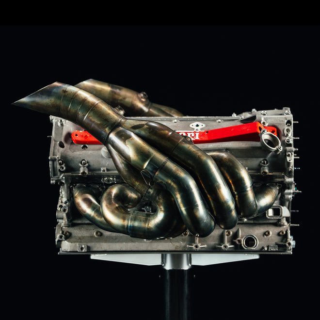 Season Launch LOT 041 – 2001 Ferrari F2001 050 Engine - Display Stand