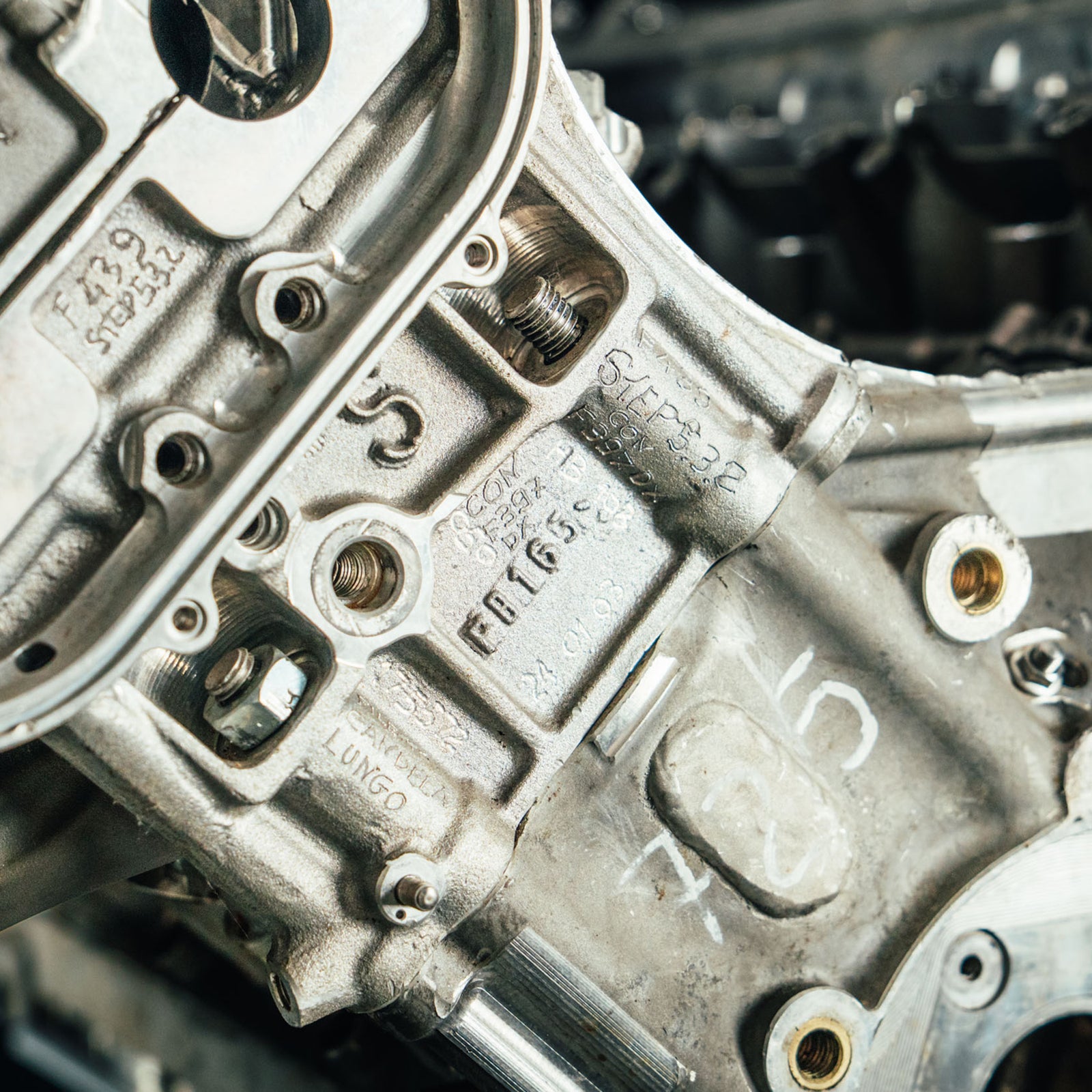 Season Launch LOT 041 – 2001 Ferrari F2001 050 Engine - Display Stand