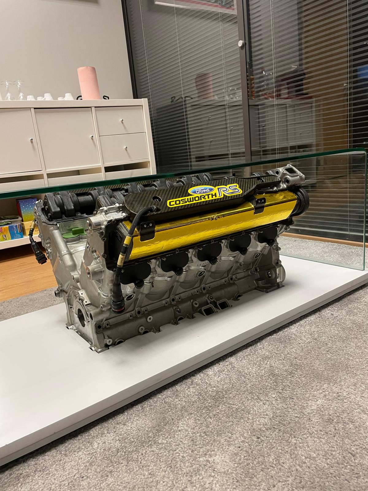 LOT 535 – Ford Cosworth CR 3.0L V10 Engine Table