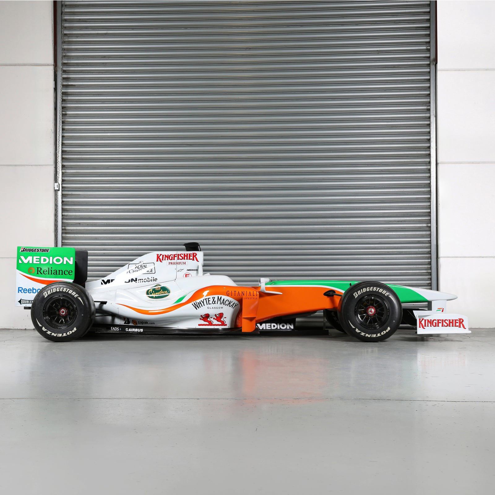 LOT 733 - 2009 Force India VJM02-02S Show Car