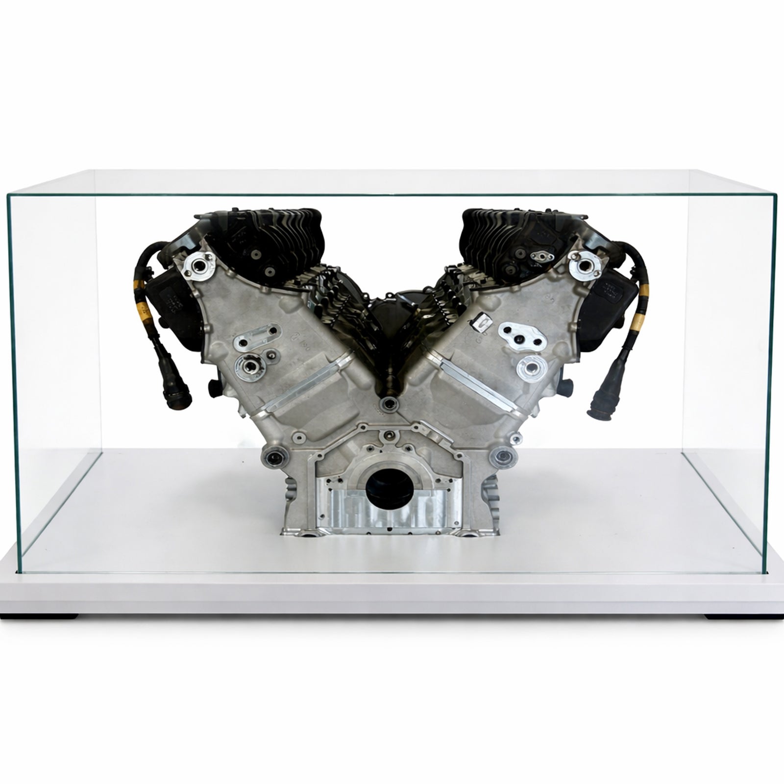 Season Launch LOT 035 – Ford Cosworth CR 3.0L V10 Engine Table