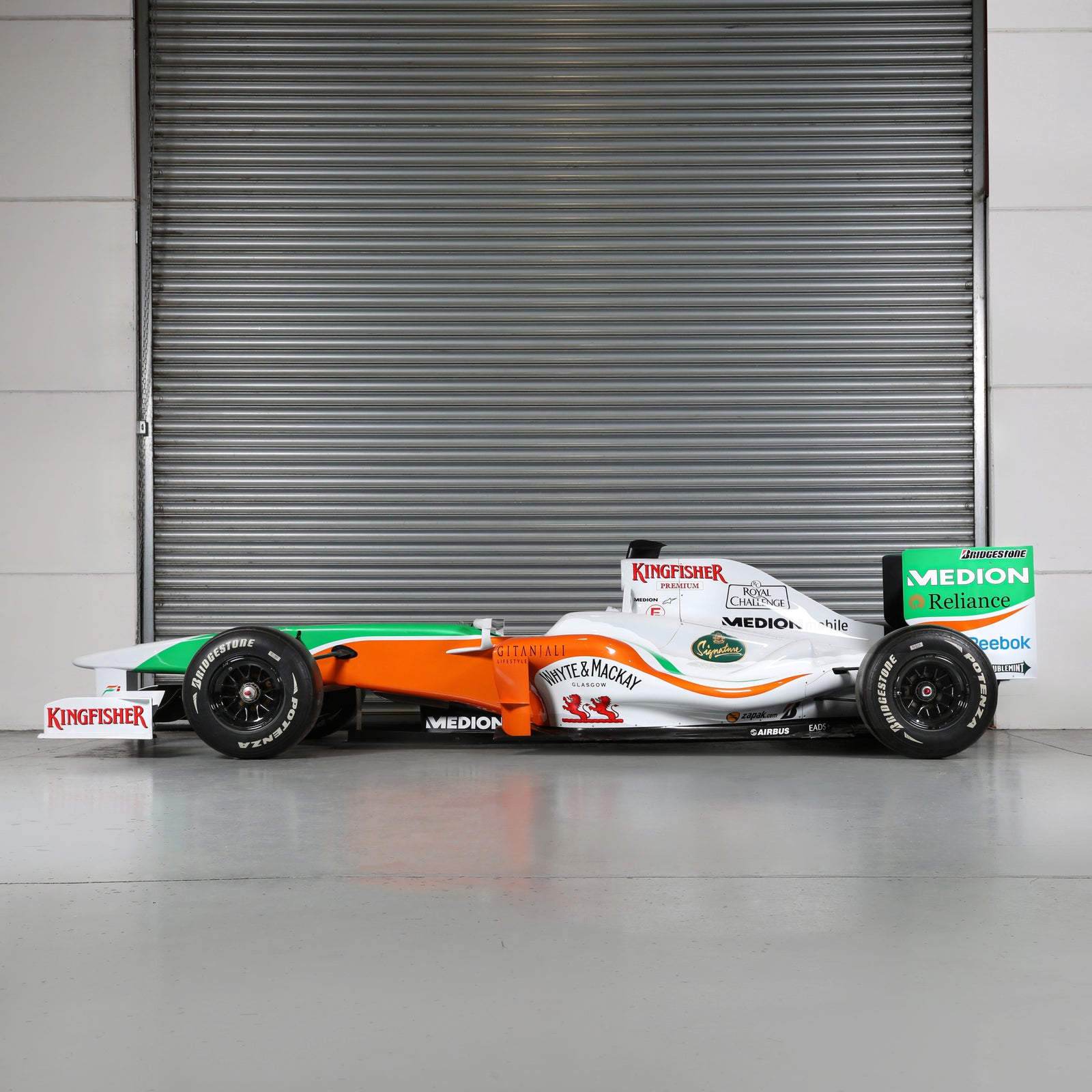LOT 733 - 2009 Force India VJM02-02S Show Car