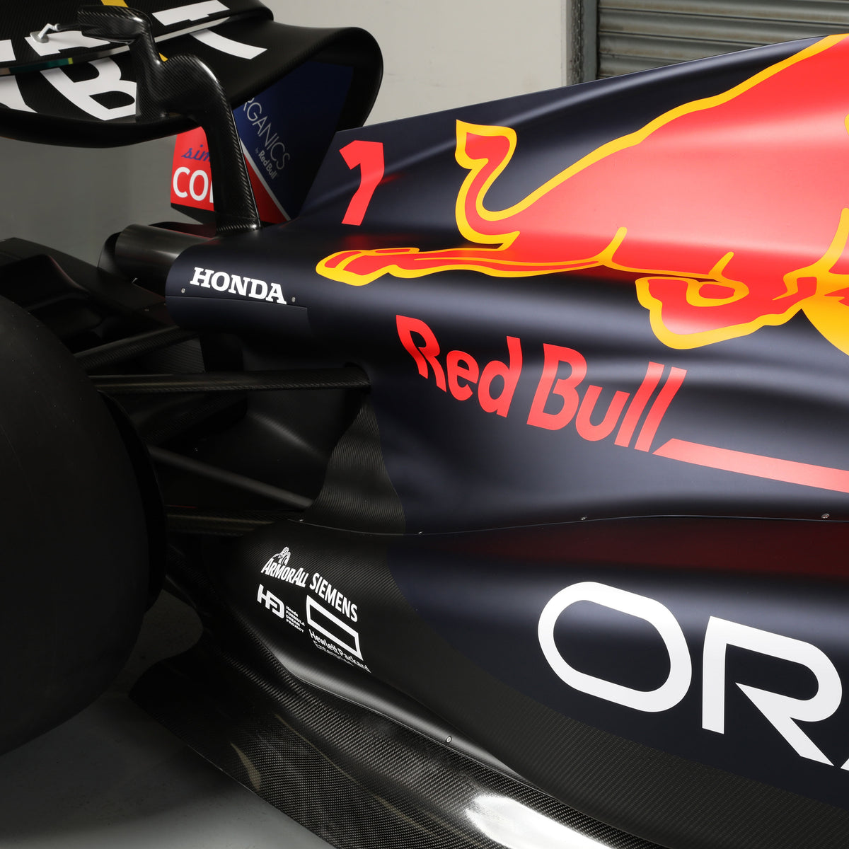 2023 RB19 Red Bull Racing show car, impressive Formula 1 display vehicle and premium collector centrepiece