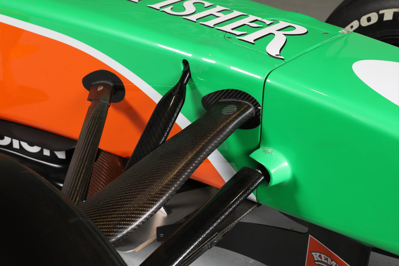 LOT 733 - 2009 Force India VJM02-02S Show Car