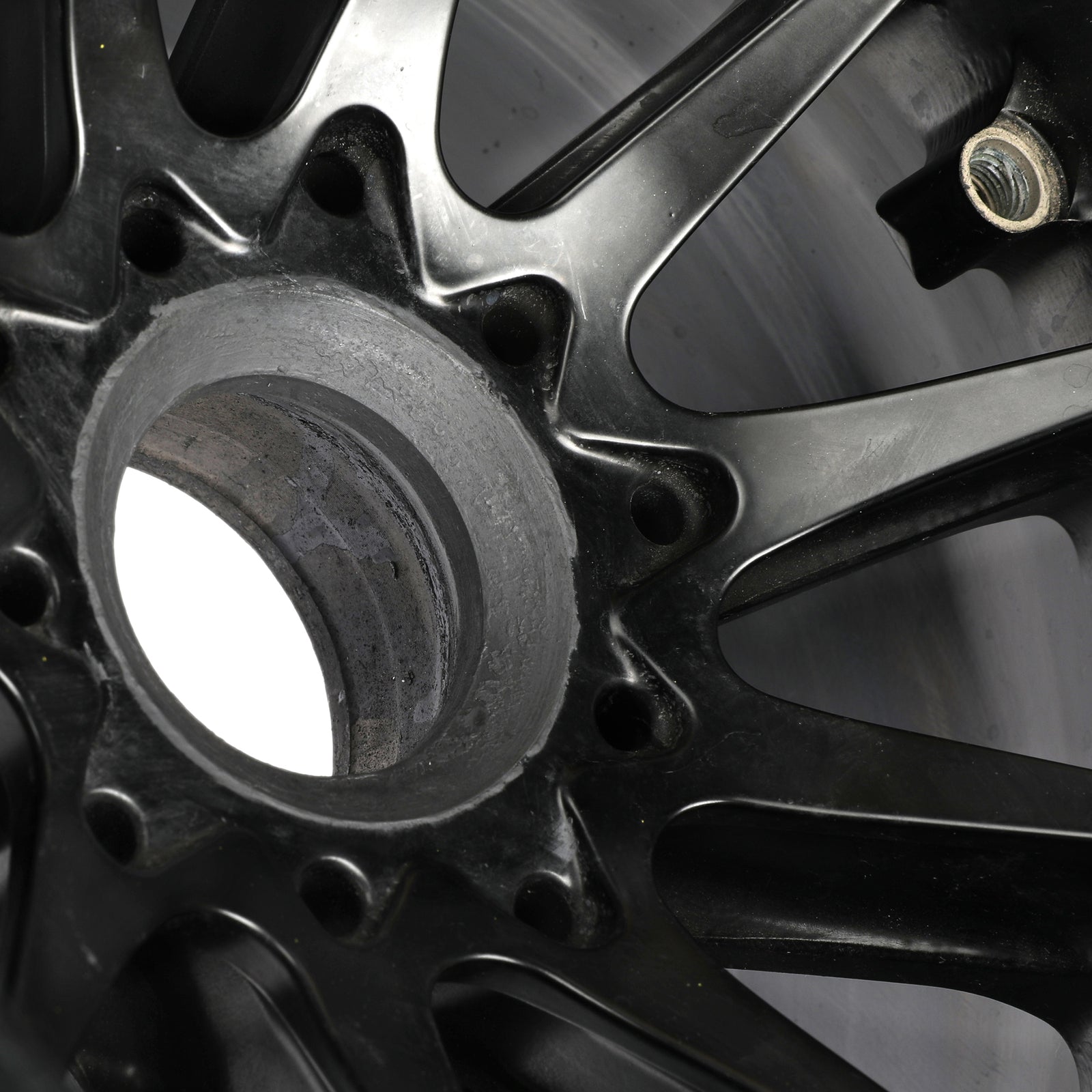 Auction LOT 121 - Alpine 2013 Rear Wheel Rim