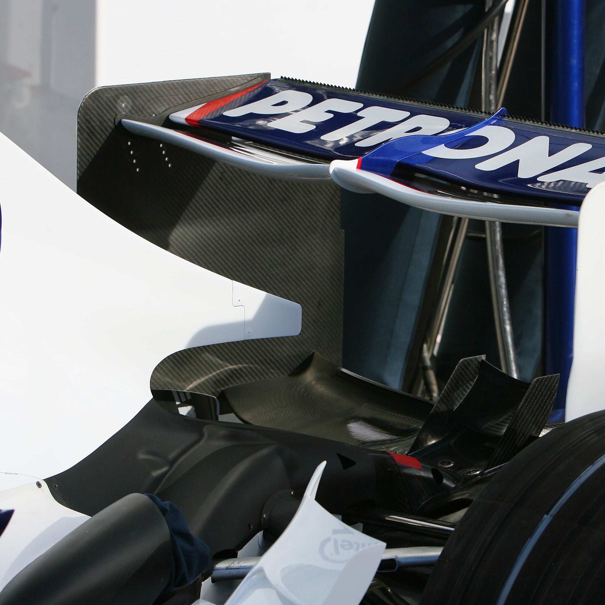 BMW Sauber 2007 Rear Wing Endplate - Bare Carbon RH