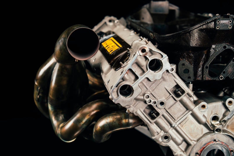 LOT 018 – Michael Schumacher 1998 Signed Ferrari F300 047 Engine