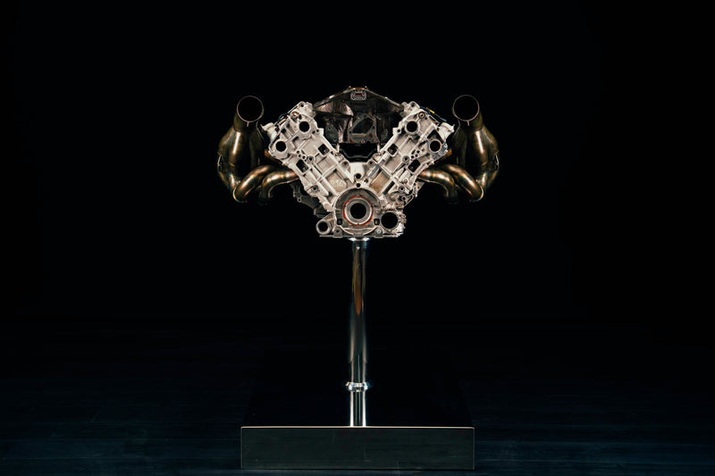 LOT 018 – Michael Schumacher 1998 Signed Ferrari F300 047 Engine