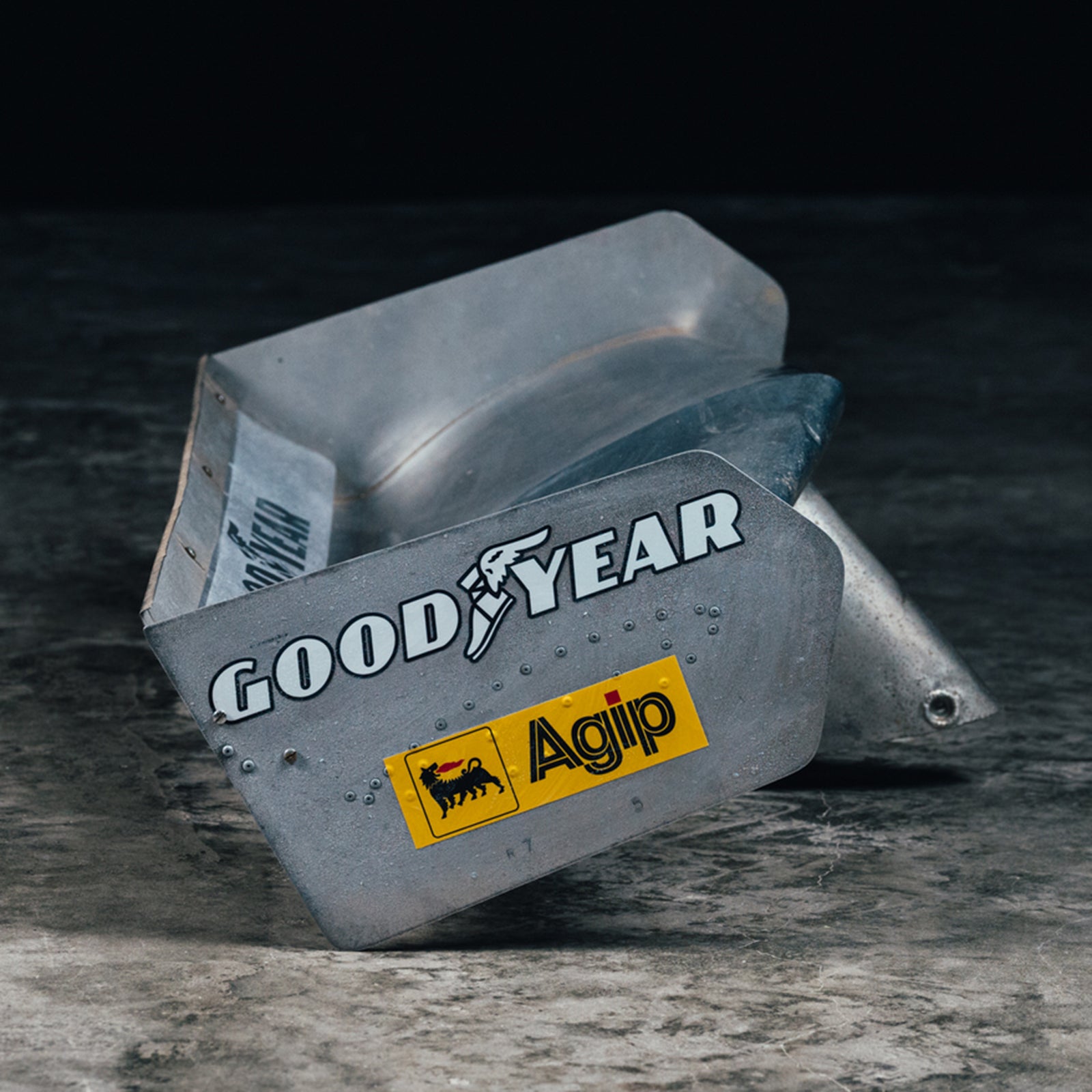 LOT 613 - 1977 Ferrari 312T Niki Lauda Rear Wing Photo Match