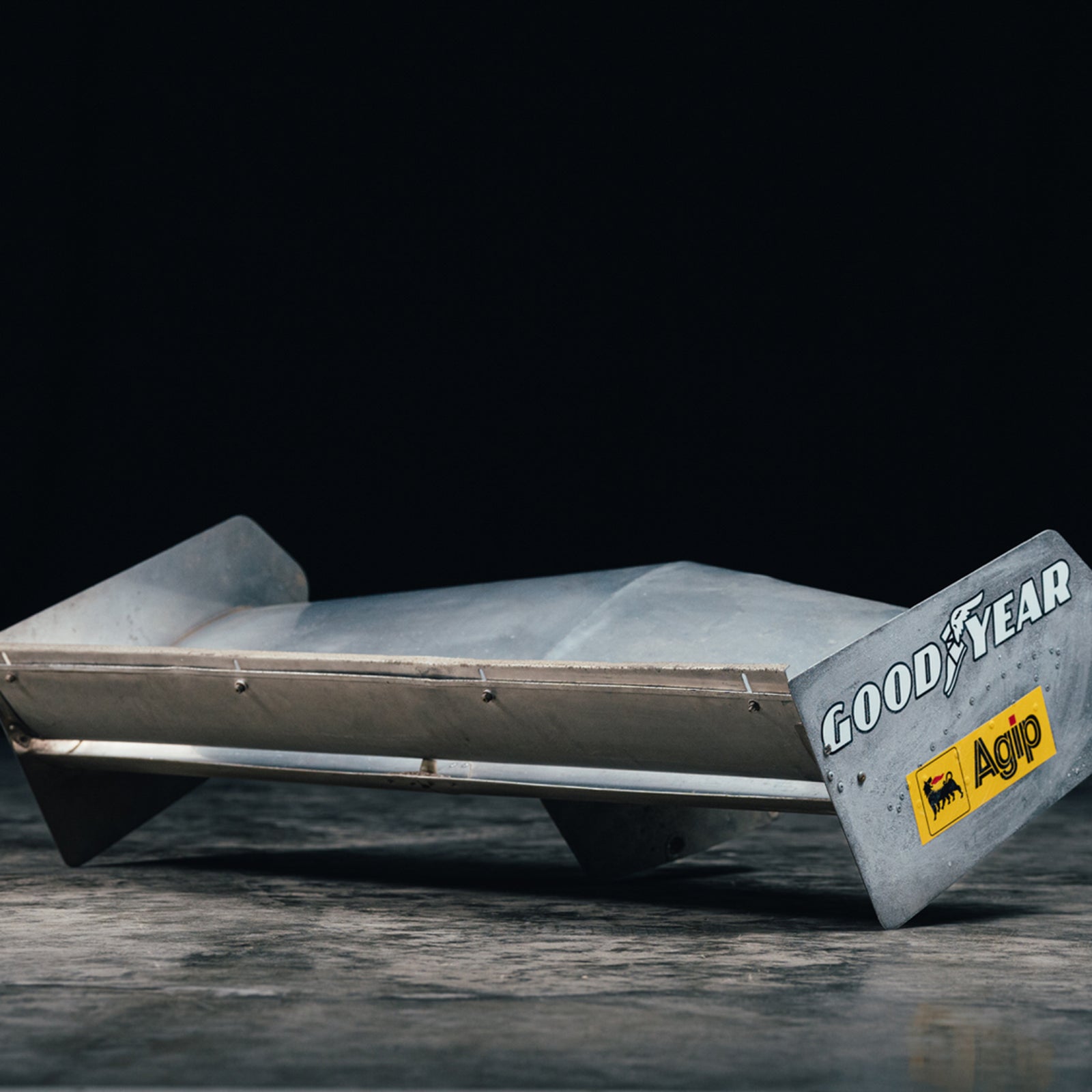 LOT 613 - 1977 Ferrari 312T Niki Lauda Rear Wing Photo Match