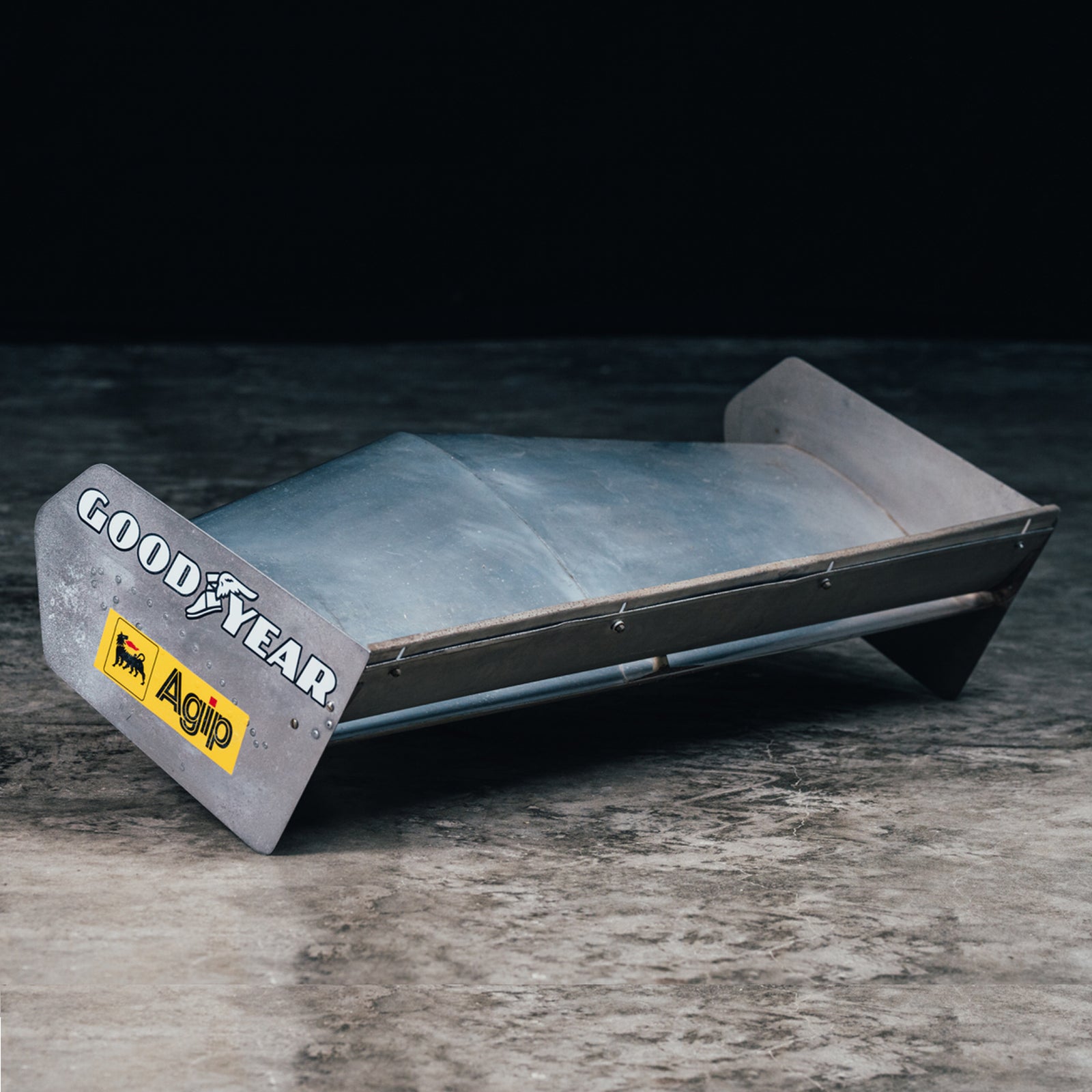 LOT 613 - 1977 Ferrari 312T Niki Lauda Rear Wing Photo Match