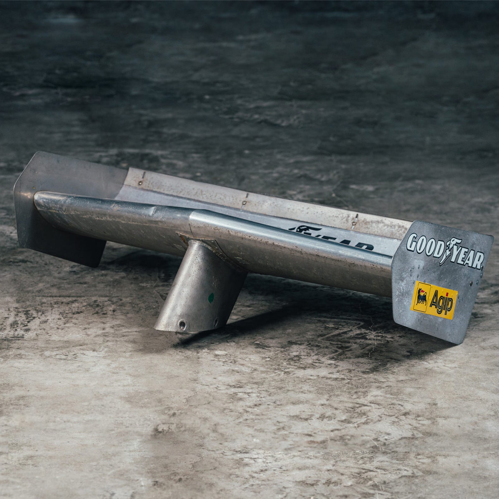 LOT 613 - 1977 Ferrari 312T Niki Lauda Rear Wing Photo Match