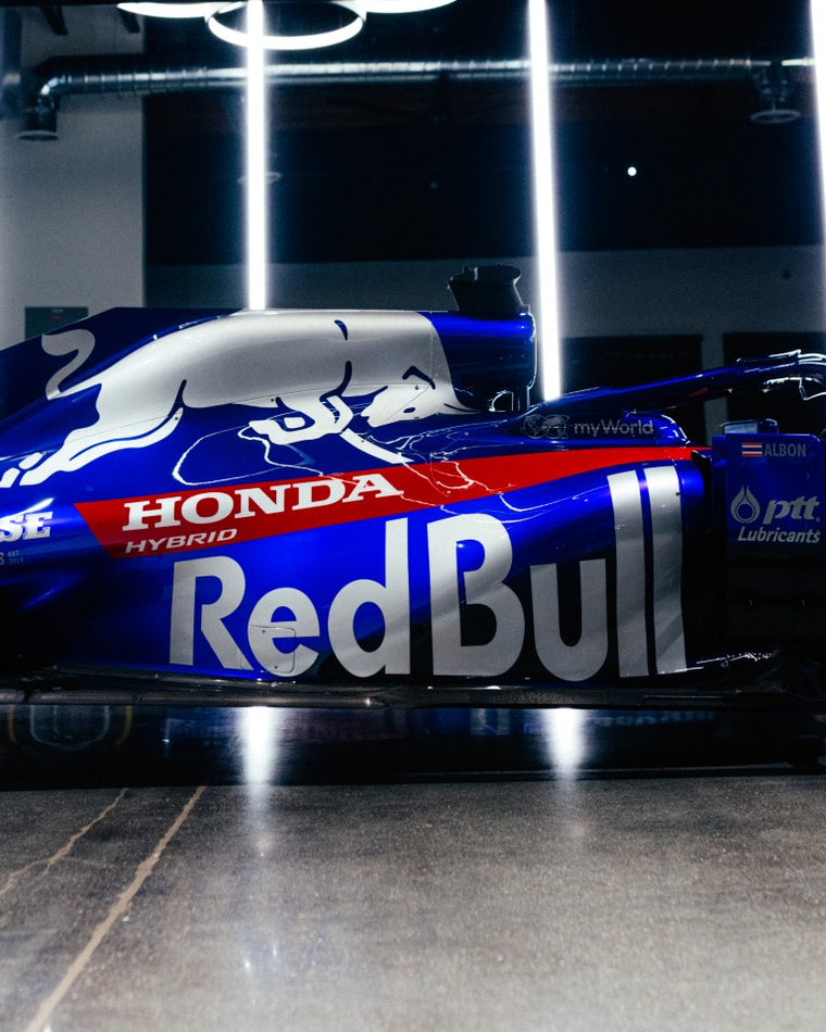 2019 Toro Rosso STR14-04 rolling chassis, authentic P2 finishing Formula 1 memorabilia for dedicated collectors