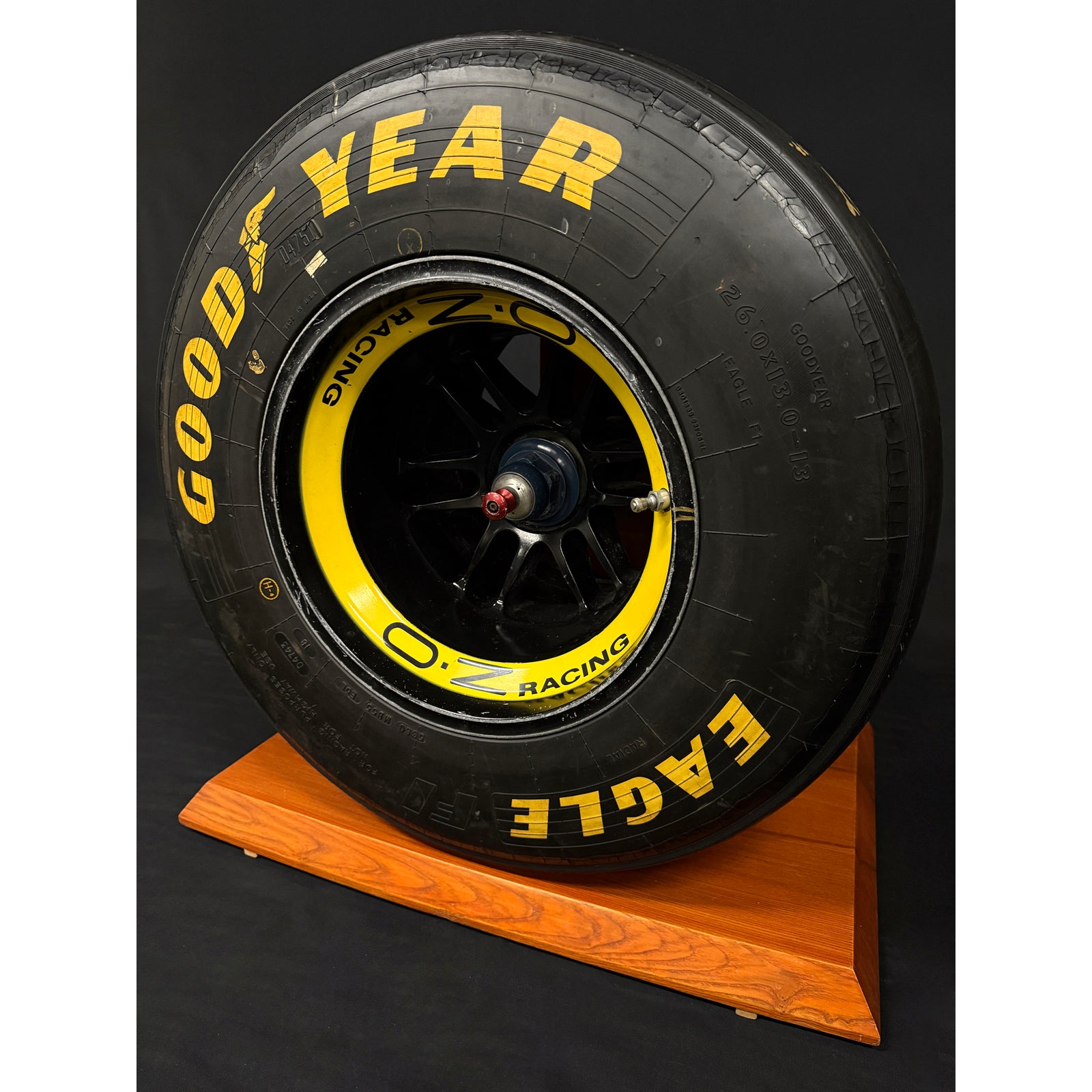 LOT 516 - 20 Driver Signature Goodyear Tyre – Williams FW19 Championship Edition