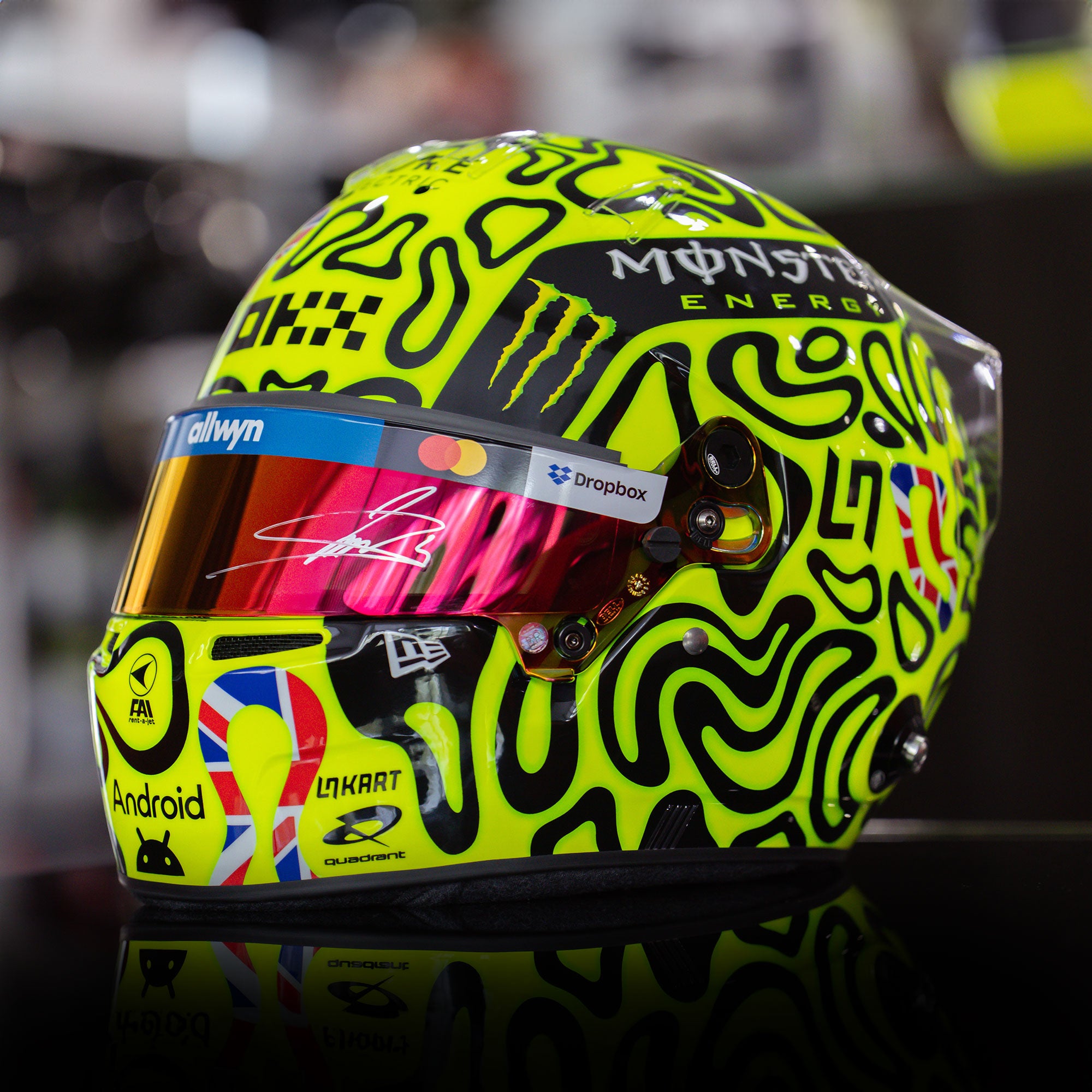 【Shiii】 NORRIS Lando Norris 2025 McLaren Signed Replica Helmet - British GP – F1