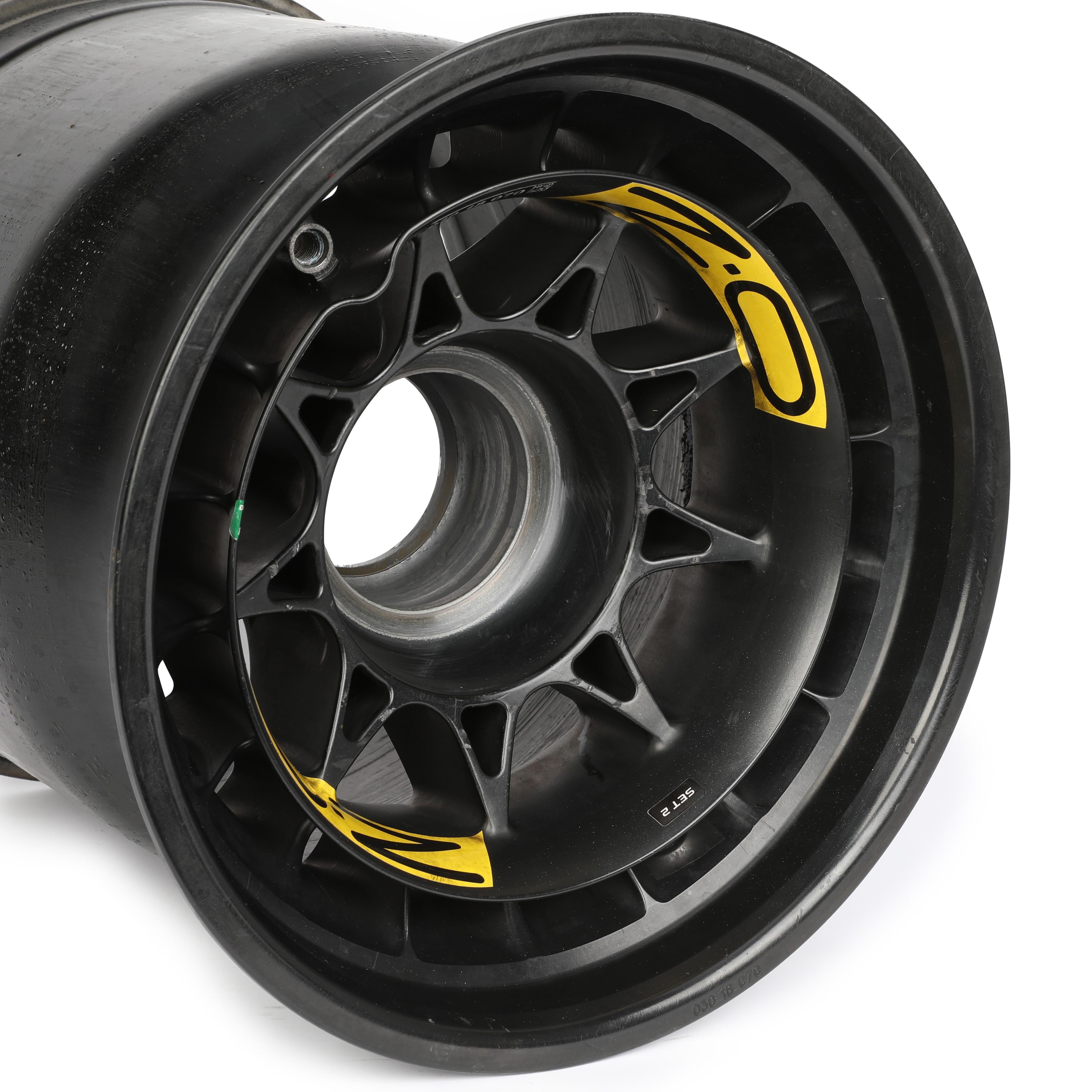 Renault F1 Team 2018 Front Wheel Rim Table