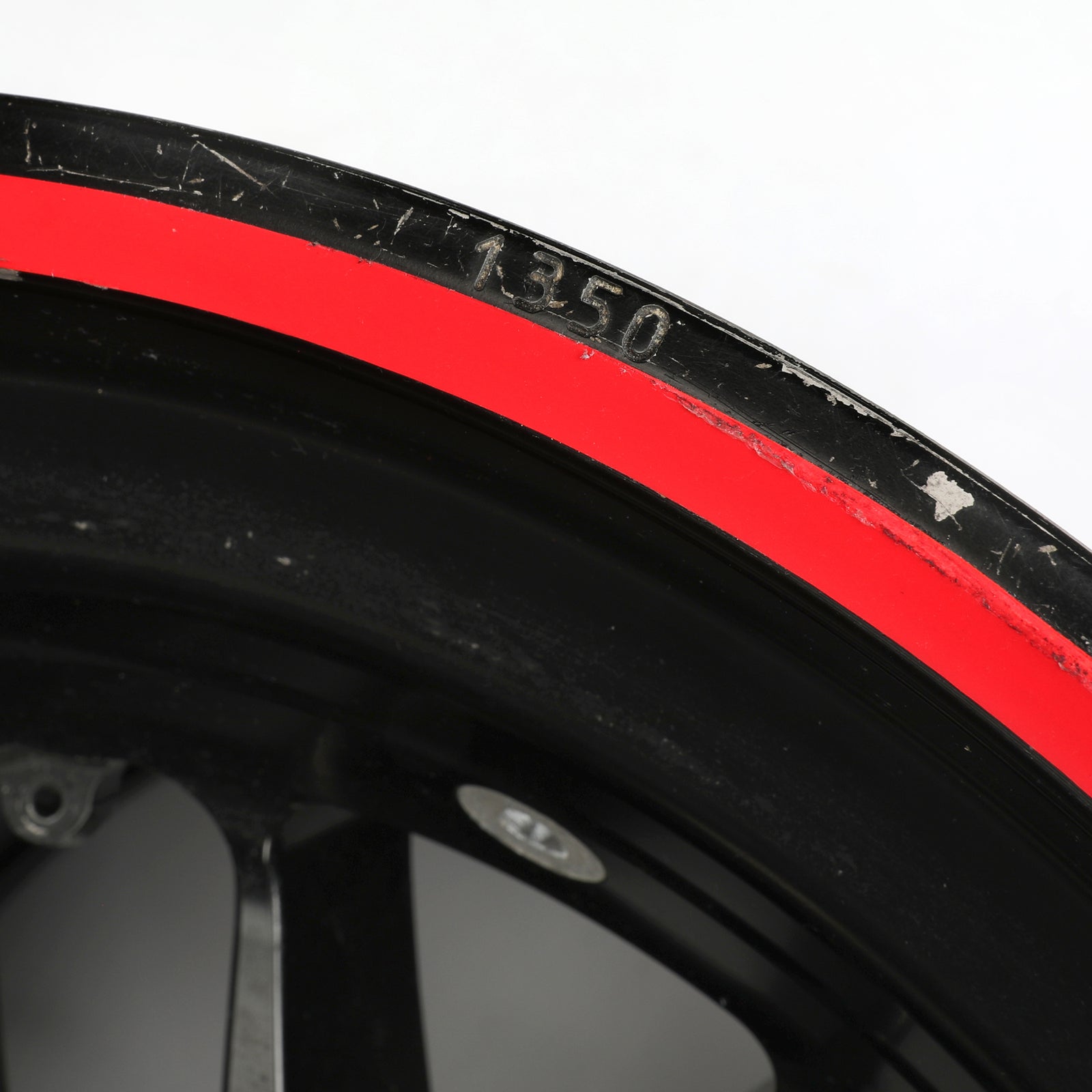 Auction LOT 039 - Max Verstappen 2022 Red Bull Racing F1 Team Rear Wheel Rim Table