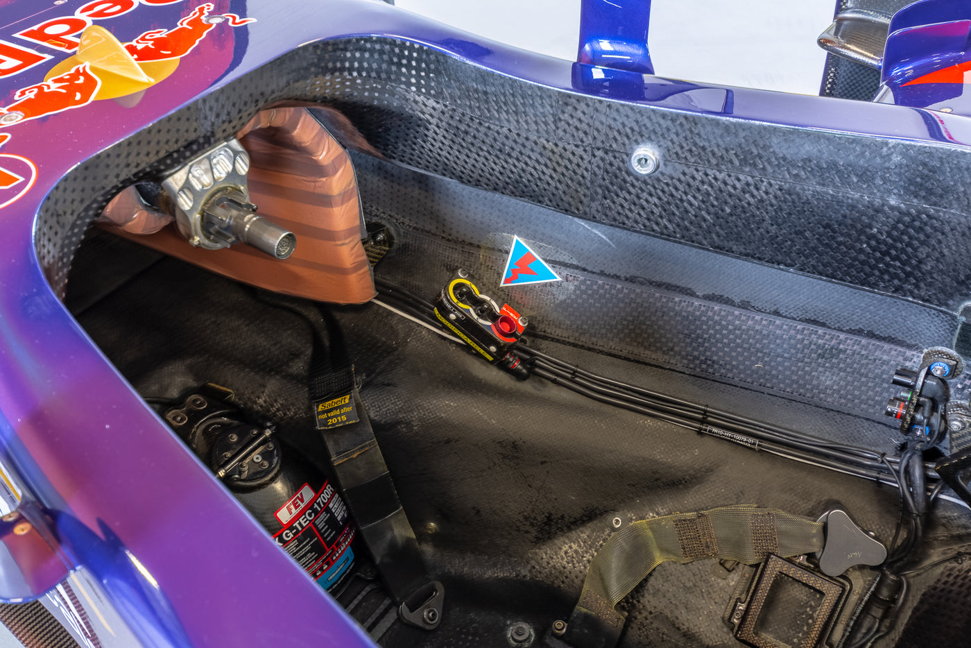 Scuderia Toro Rosso STR10 - 02