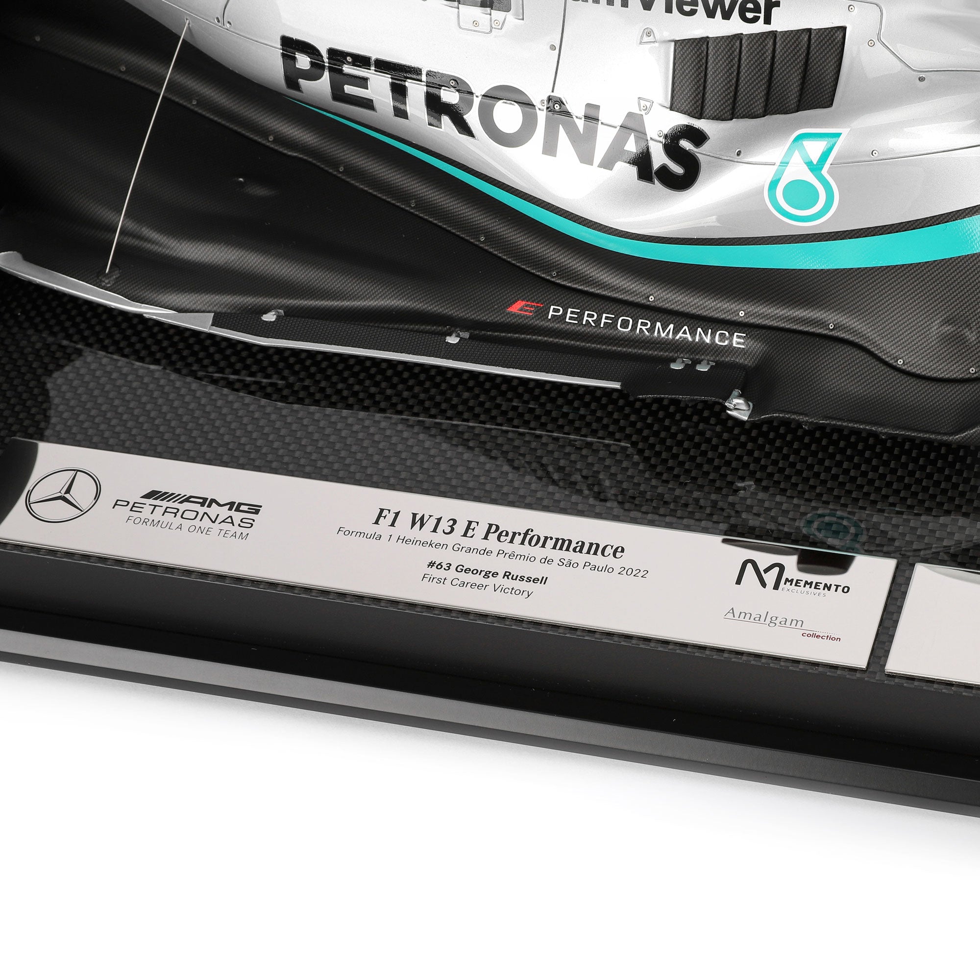 George Russell 2022 Mercedes-AMG Petronas F1 Team W13 E Performance 1:8 Scale Model - Sāo Paulo GP