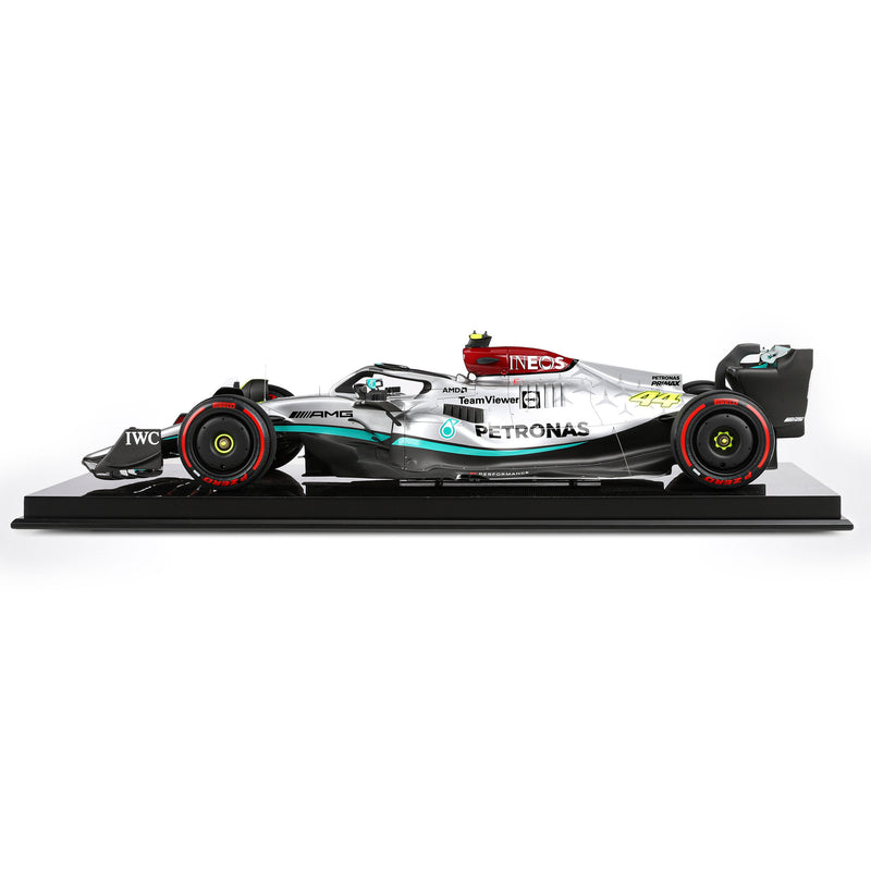 Lewis Hamilton 2022 Mercedes-AMG F1 W13 E Performance 1:8 Scale Model