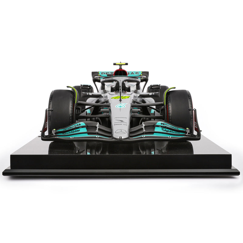 Lewis Hamilton 2022 Mercedes-AMG F1 W13 E Performance 1:8 Scale Model