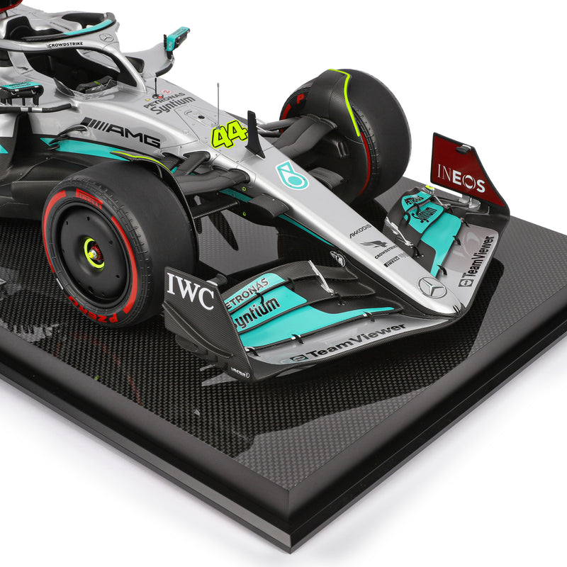 Lewis Hamilton 2022 Mercedes-AMG F1 W13 E Performance 1:8 Scale Model