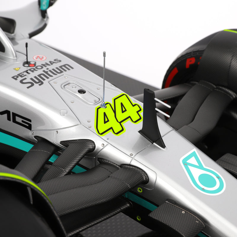 Lewis Hamilton 2022 Mercedes-AMG F1 W13 E Performance 1:8 Scale Model