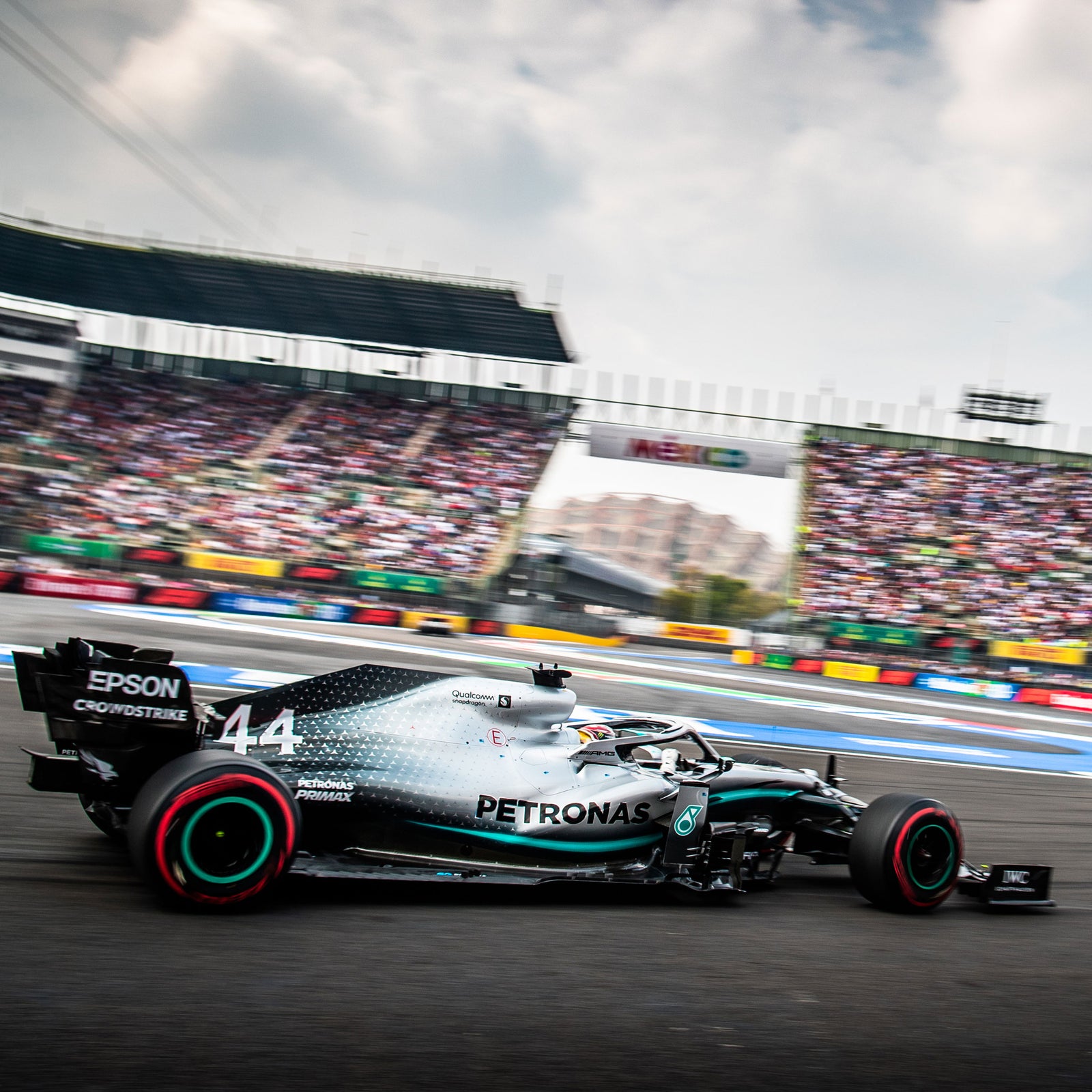 LOT 267 - Mercedes AMG Petronas 2019 Race Used Rear Wheel Rim Table