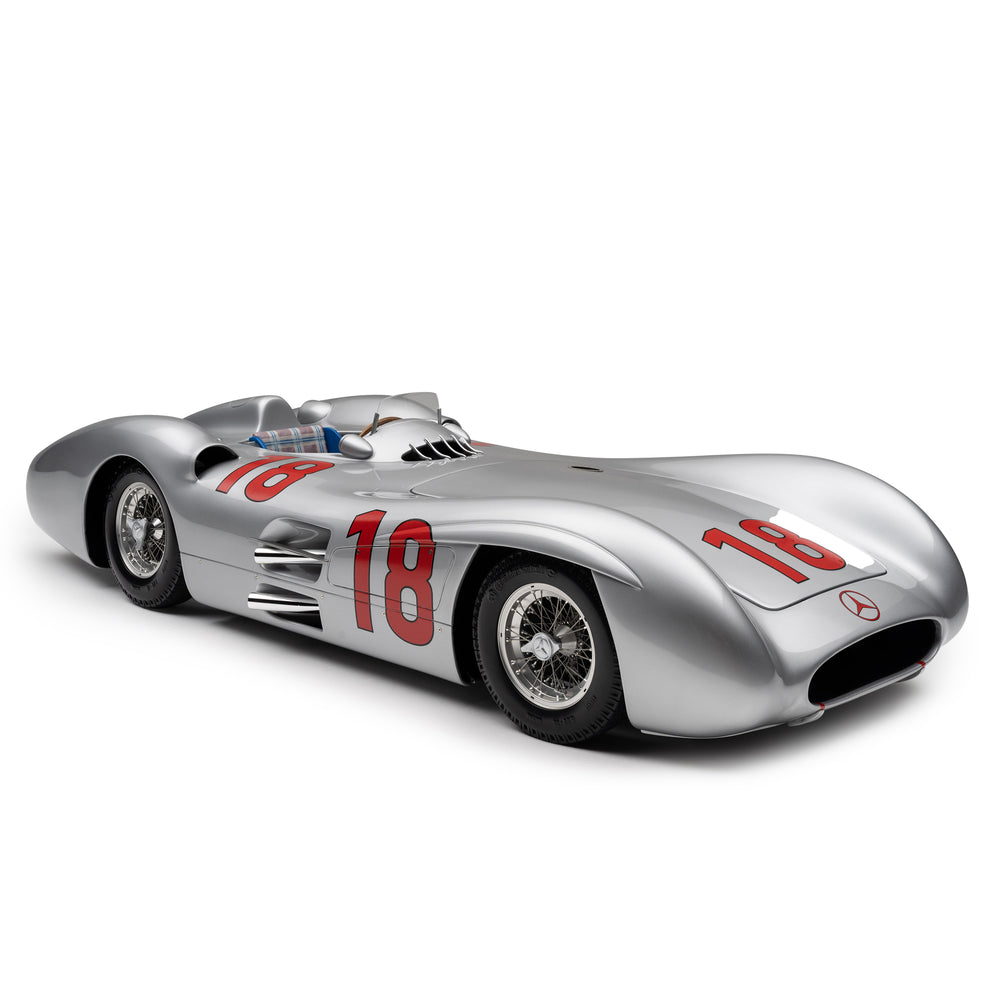 Mercedes-Benz 1954 W196 Streamliner 1:8 Scale Model – French GP