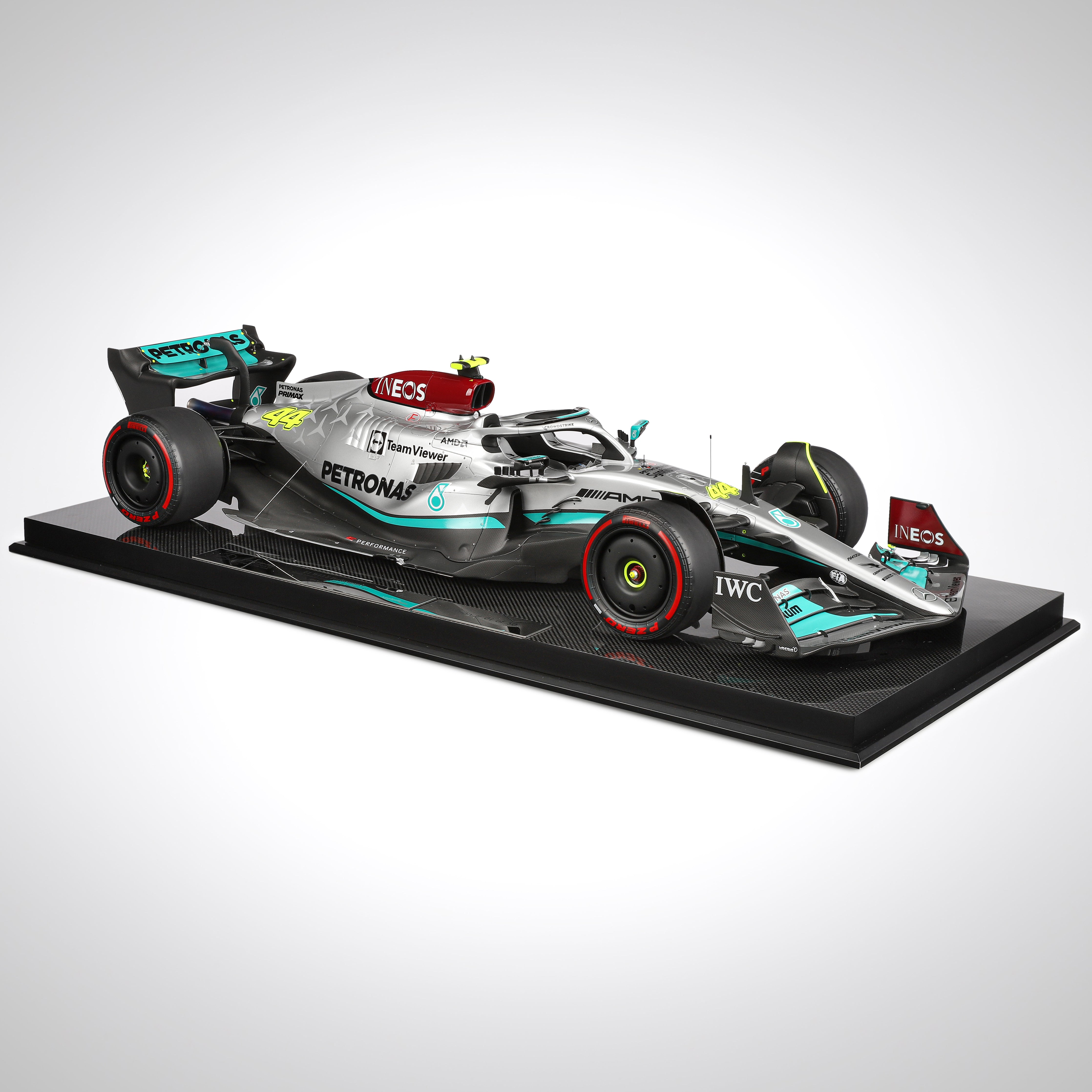 Lewis Hamilton 2022 Mercedes-AMG Petronas F1 Team W13 E Performance 1:8 Scale Model - Sāo Paulo GP