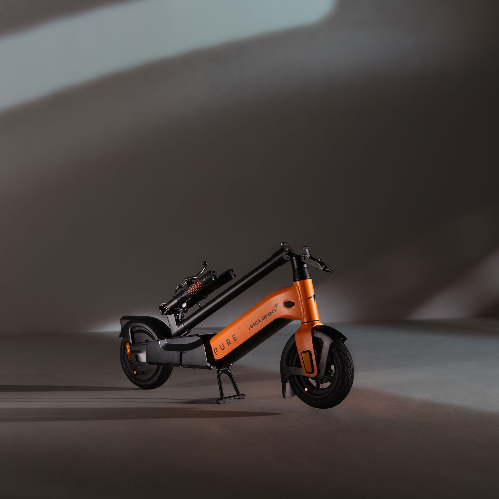 Pure x McLaren E-Scooter – Papaya Edition