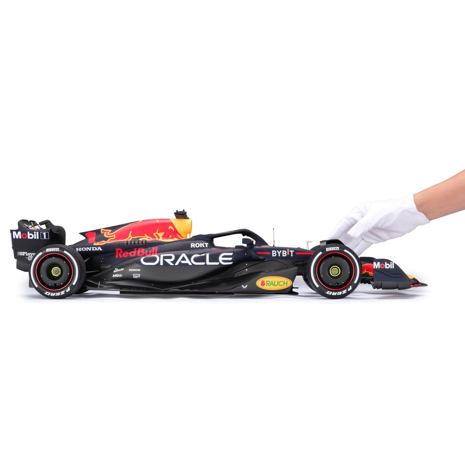 LOT 061 - Max Verstappen 2023 RB19 1:8 Scale Model