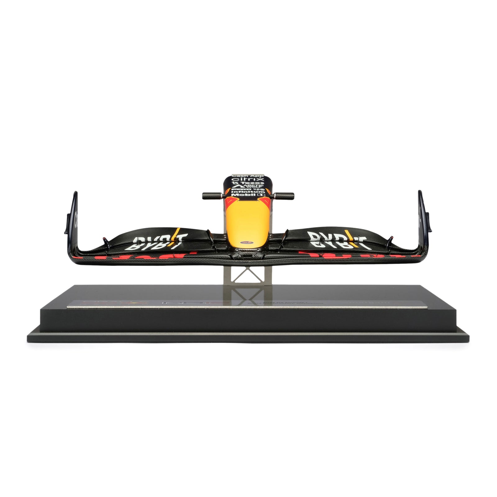 EARLY LOT 038 - Oracle Red Bull Racing 2022 RB18 1:12 Scale Model Nosecone