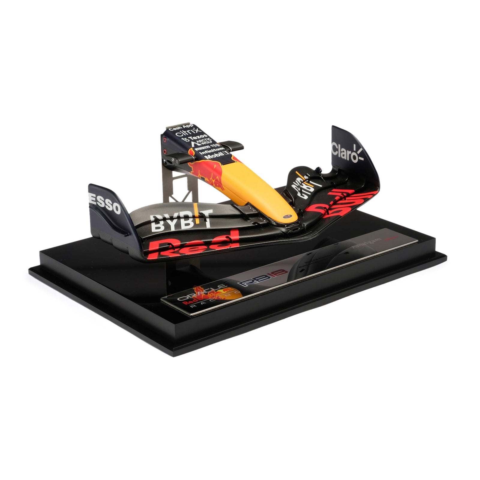 EARLY LOT 038 - Oracle Red Bull Racing 2022 RB18 1:12 Scale Model Nosecone